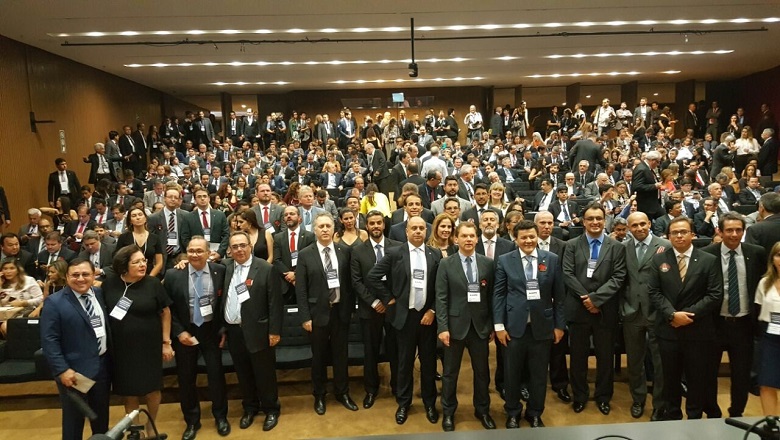 Trabalho da APMP é reconhecido pelo senador Paulo Paim, em ato pela valorização do Ministério Público