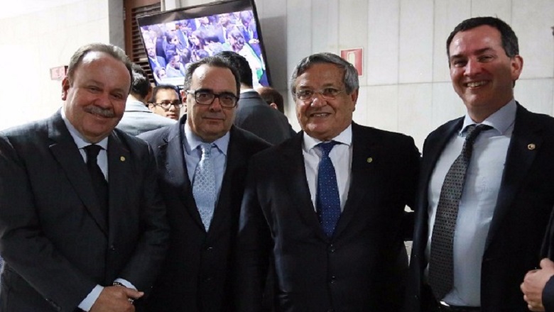 Câmara prorroga os trabalhos da Comissão Especial do Extrateto