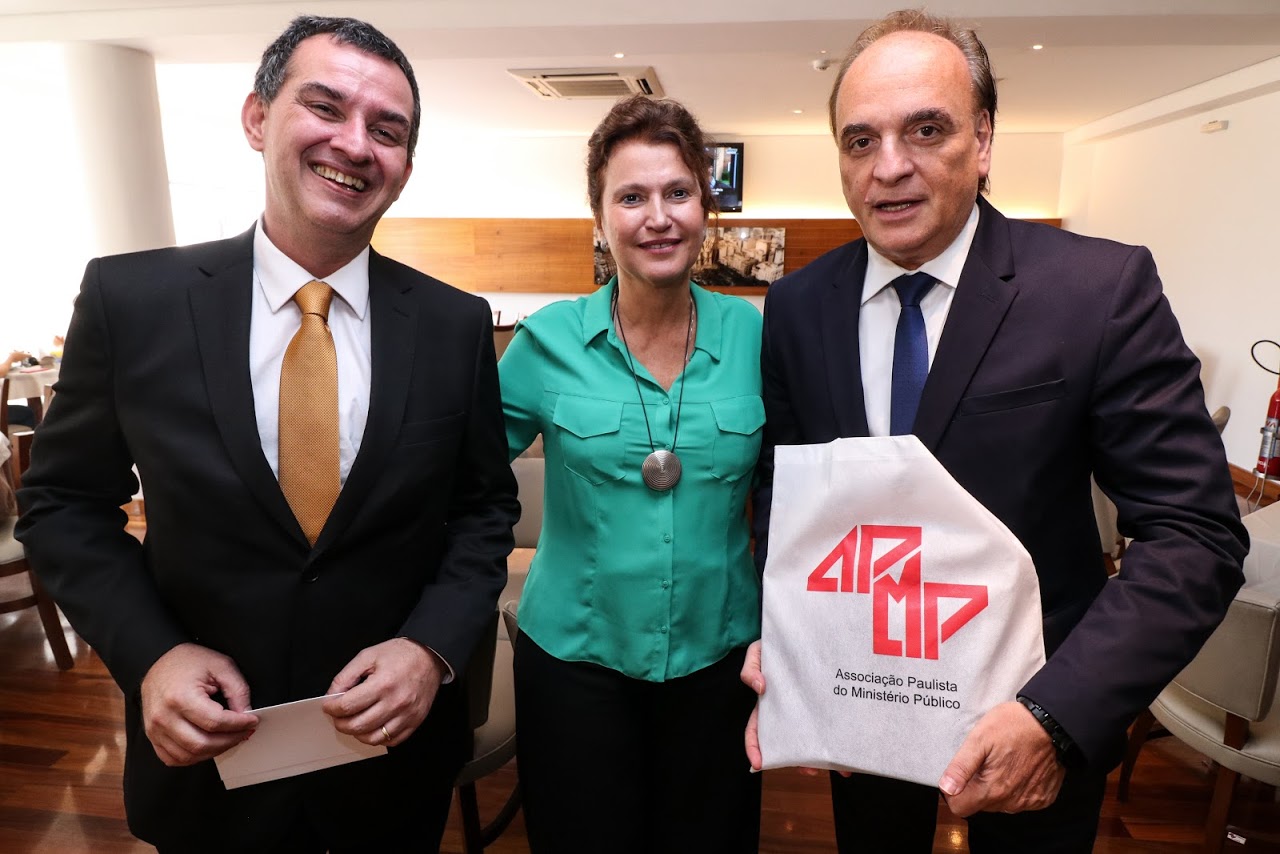 Diretoria da APMP recebe secretário da Justiça na sede social