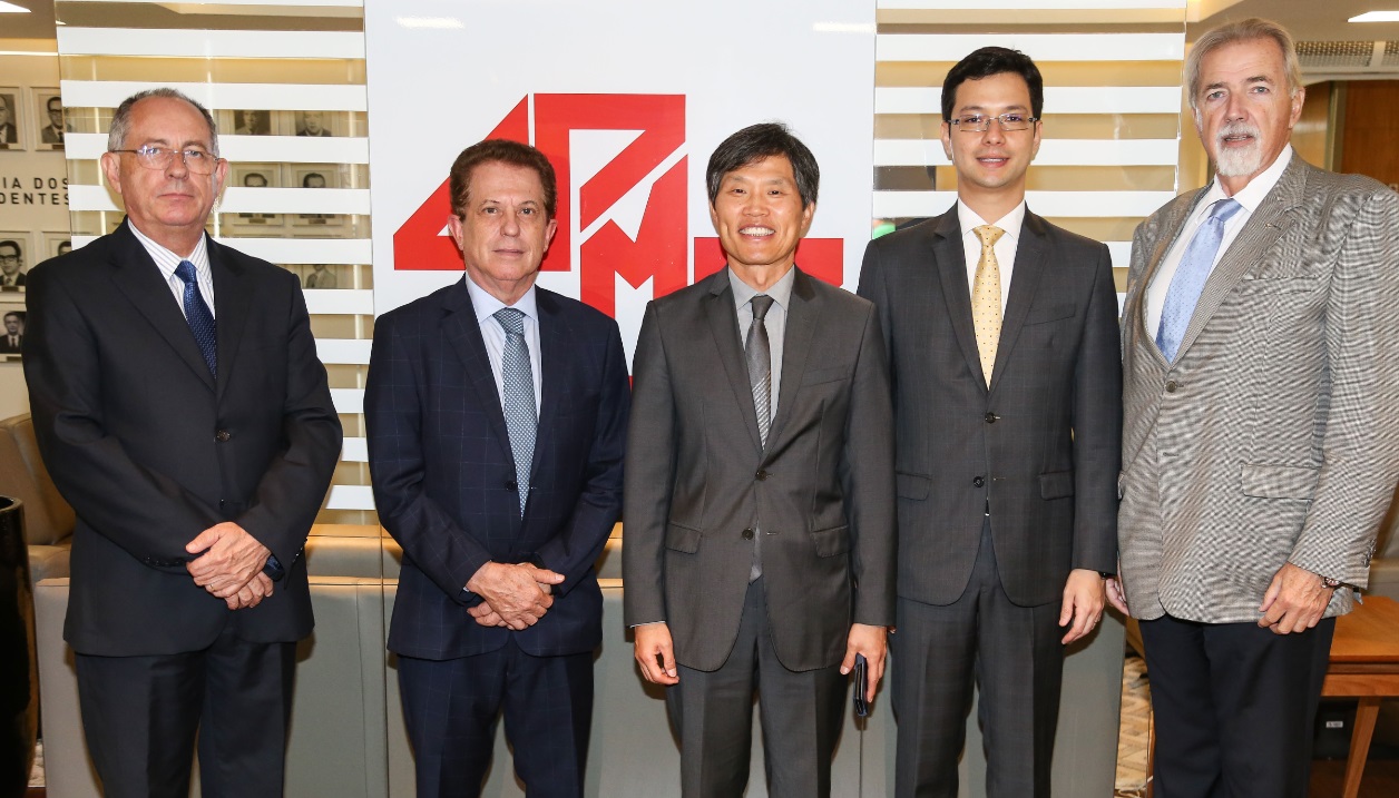 Cônsul-geral da Coreia do Sul visita diretoria da APMP