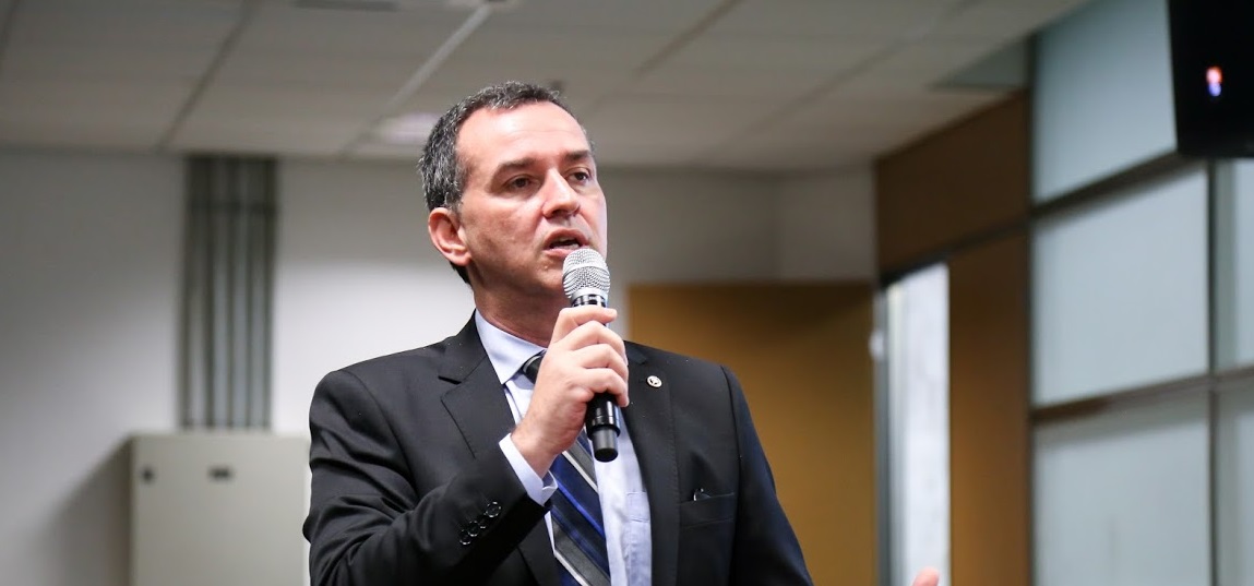 TV Câmara e Rádio Senado repercutem exposições de Paulo Penteado nas Casas Legislativas