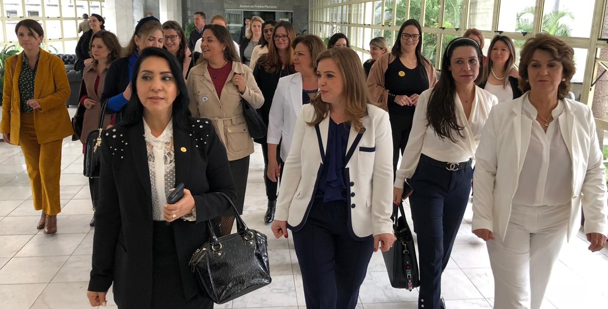 APMP Mulher participa de instalação da Procuradoria da Mulher na Assembleia Legislativa do Paraná