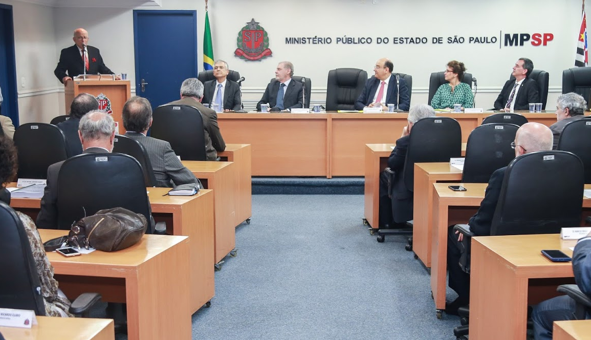 Diretoria da APMP participa da inauguração do retrato do ex- decano Fernando José Marques