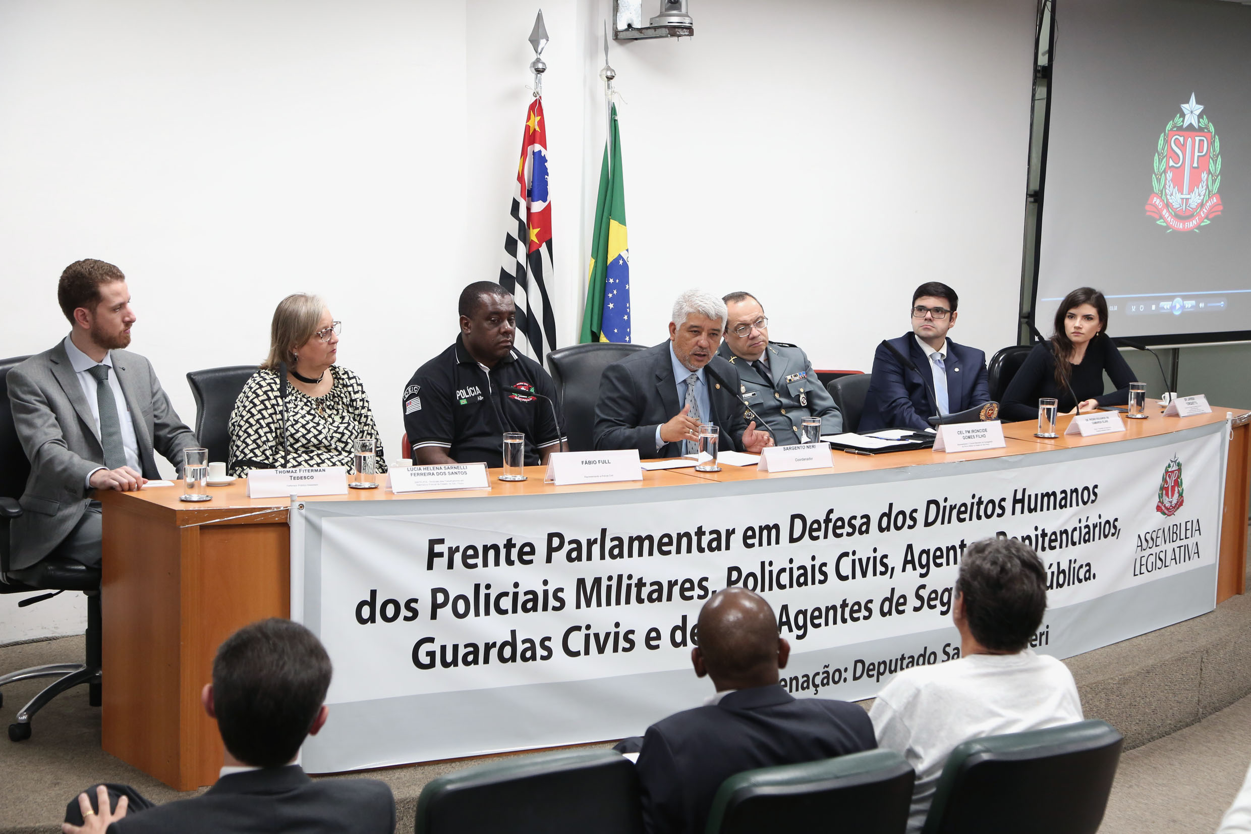 Diretoria da APMP participa de lançamento de Frente Parlamentar