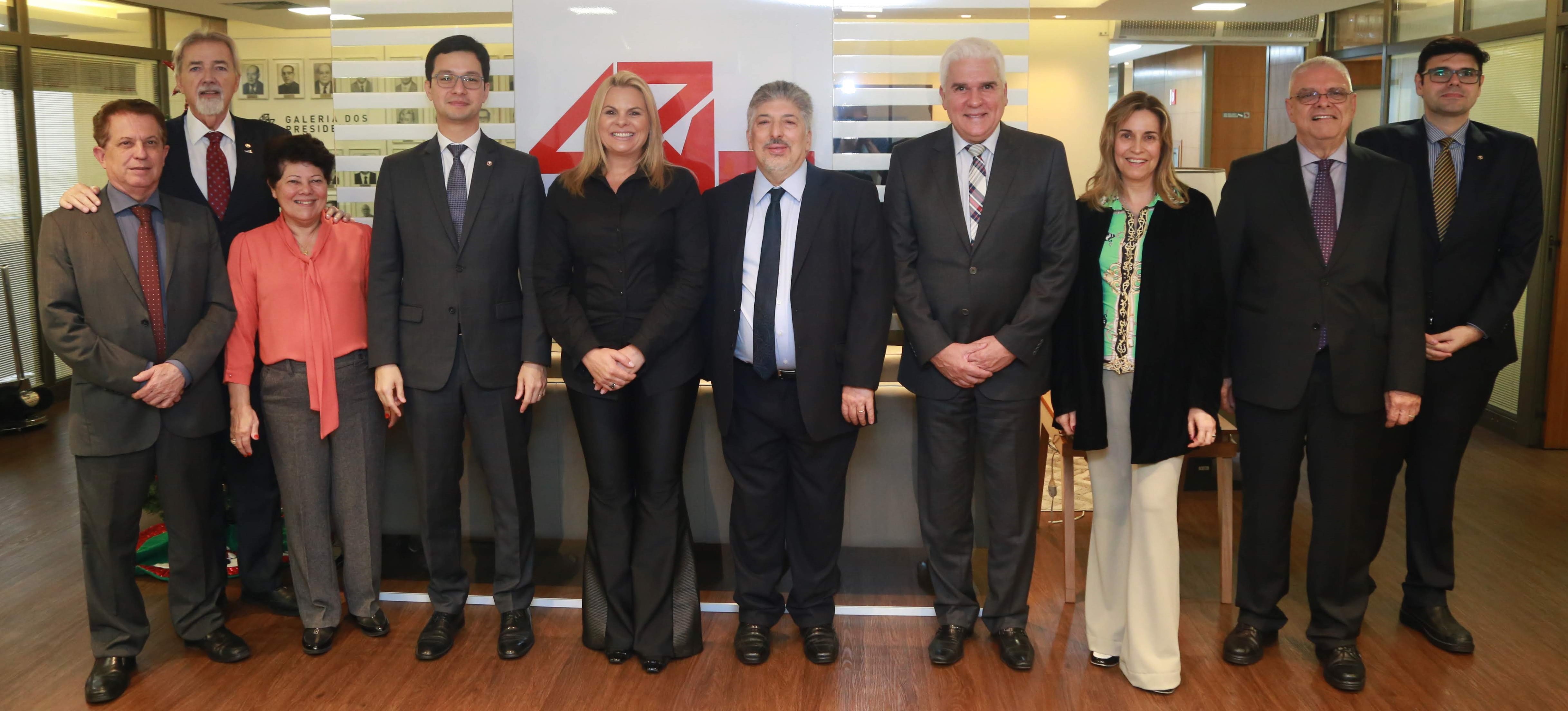 Líder do PSDB na Alesp visita diretoria da APMP