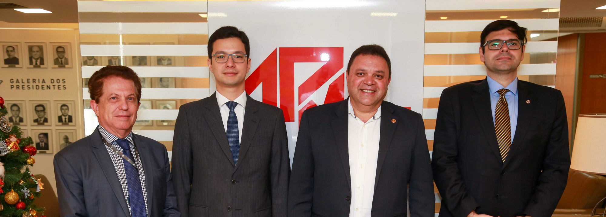 Deputado Marcos Damásio visita a diretoria da APMP