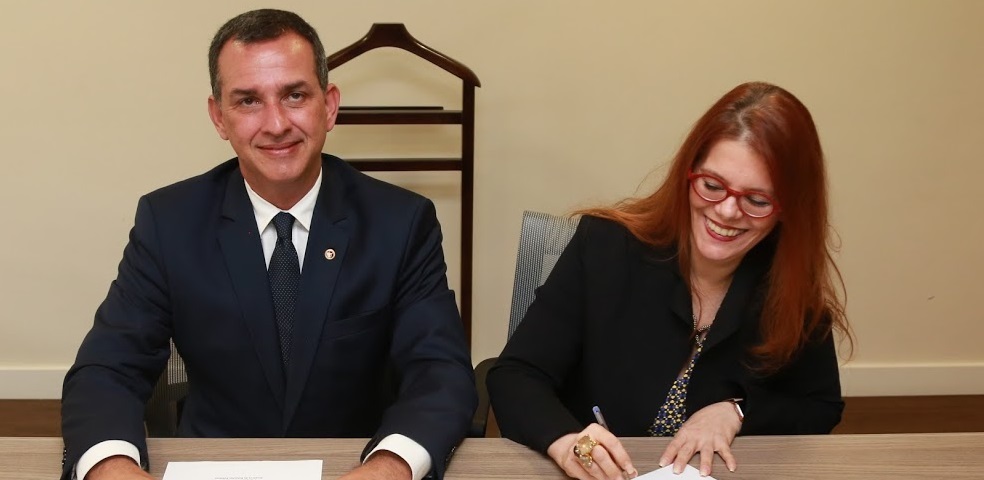 Valéria Maiolini é empossada Diretora de Relações Públicas da APMP
