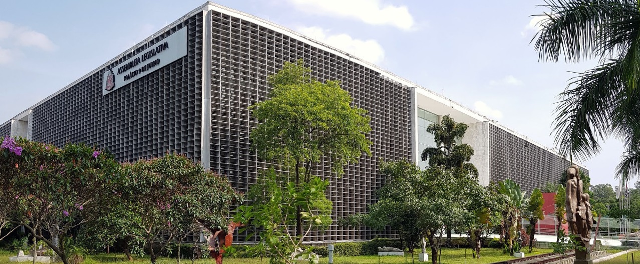 APMP reúne-se com líder do governo e demais deputados