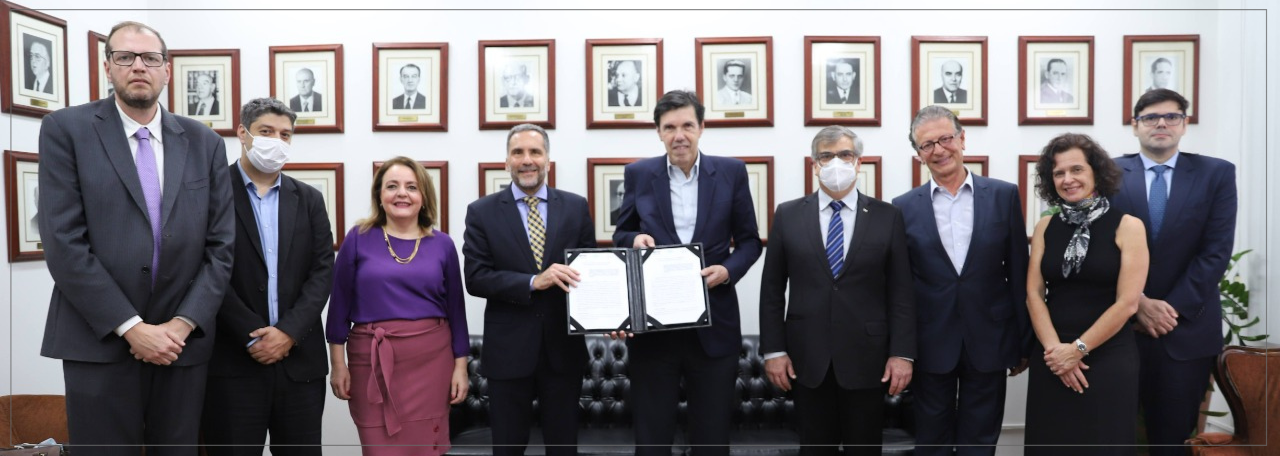 Diretoria da APMP participa da cerimônia de assinatura do acordo entre PGJ e o Instituto de Psiquiatria da USP