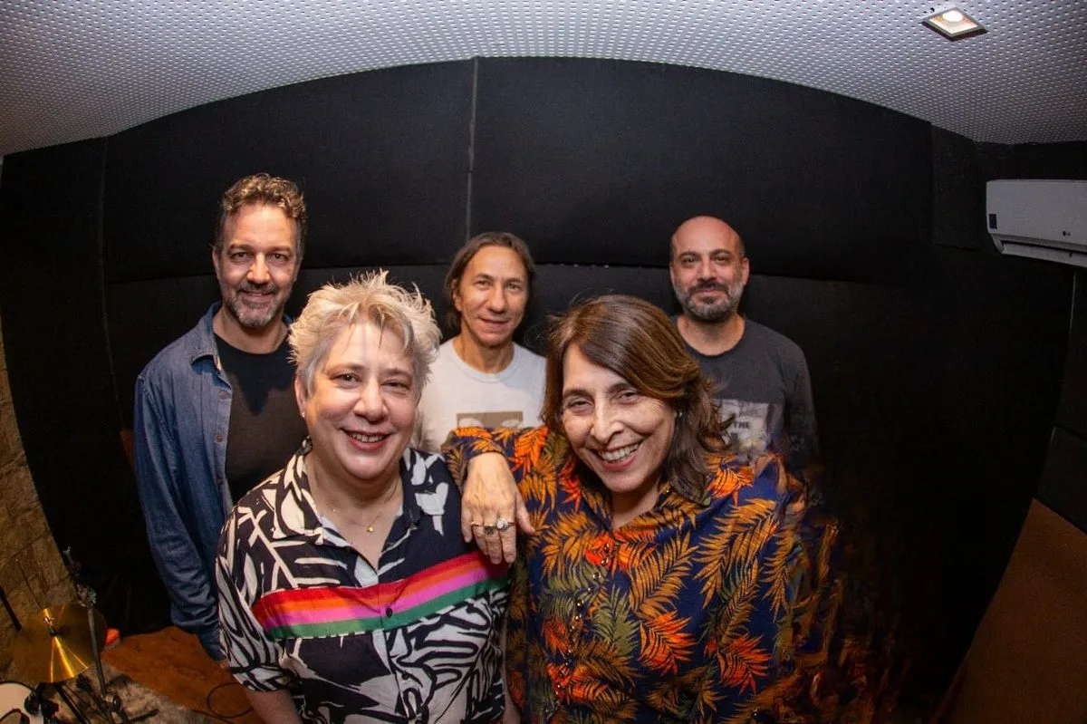 Cantos Que Se Encontram - Renata Iacovino