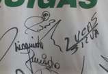Camisa do Botafogo - Camisa Infantil time do Botafogo Camisa Kappa do Botafogo usada por um jovem torcedor na final da Taça Guanabara no Maracanã de 2009 e autografada pel