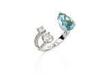 Anel em ouro branco 18k, com 0,15 ct em 1 diama... - Anel em ouro branco 18k, com 0,15 ct em 1 diamante, 0,60 ct em 1 diamante, 0,16 ct em 24 diamantes, 2 ct de agua marinha, aro 16 e 4,2 g.