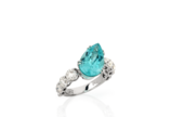 Anel em ouro branco 18k, com 4,55 ct de turmali... - Anel em ouro branco 18k, com 4,55 ct de turmalina paraíba, 1,46 ct de diamantes, aro 17 e 4,9 g. 
