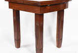 Mesa com abas de madeira nobre estilo ingles, c... - Mesa com abas de madeira nobre estilo ingles, cada aba mede 28 cm.