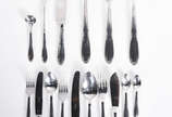 Faqueiro de aço inox, composto de 11 facas, 10 ... - Faqueiro de aço inox, composto de 11 facas, 10 garfos e 10 colheres grandes; 12 facas, 11 garfos e 10 colheres de sobremesa; 11 facas e 6 garfos...