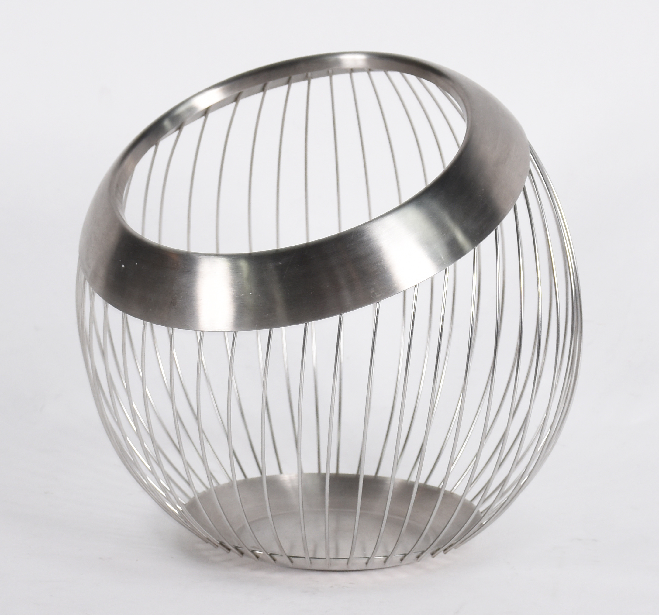 Fruteira WMF stainless steel, laterais "aramadas", marca no fundo. - foto 1 de 4