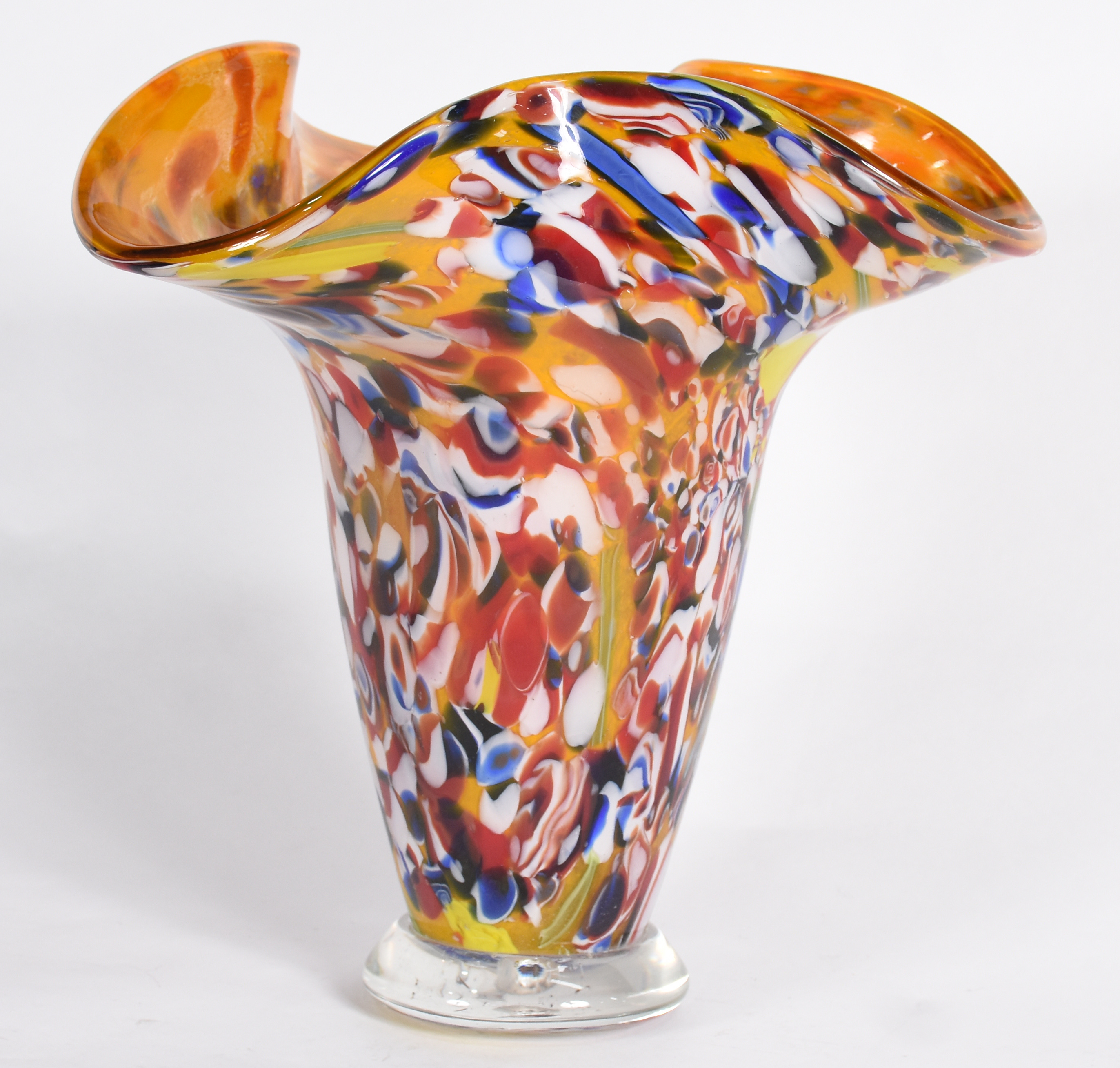 Belo e grande vaso em murano na tonalidade amarela, decorado com... - foto 1 de 3