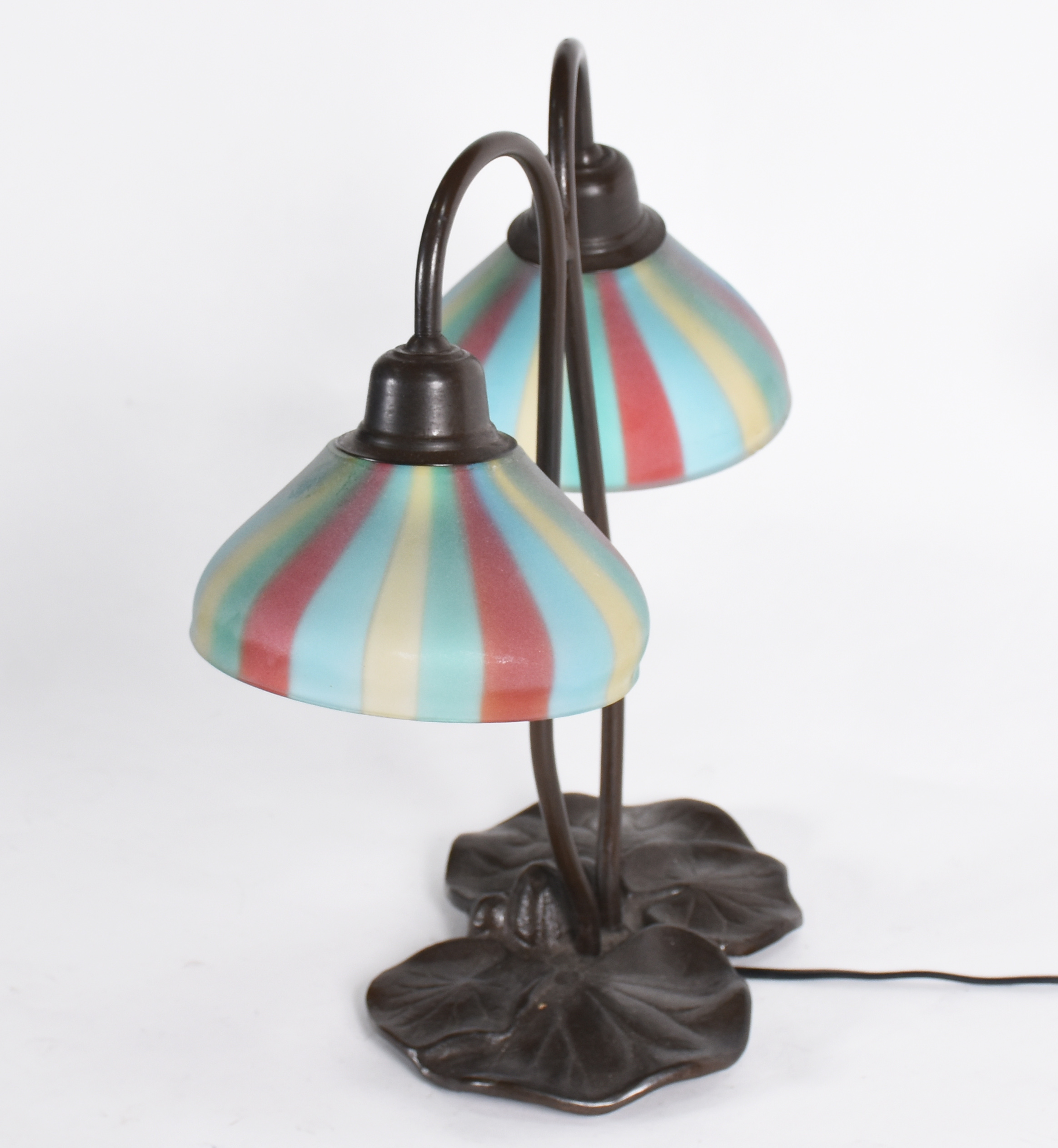 Luminária de mesa, estilo Art- Noveau para 2 luzes, em metal... - foto 2 de 3