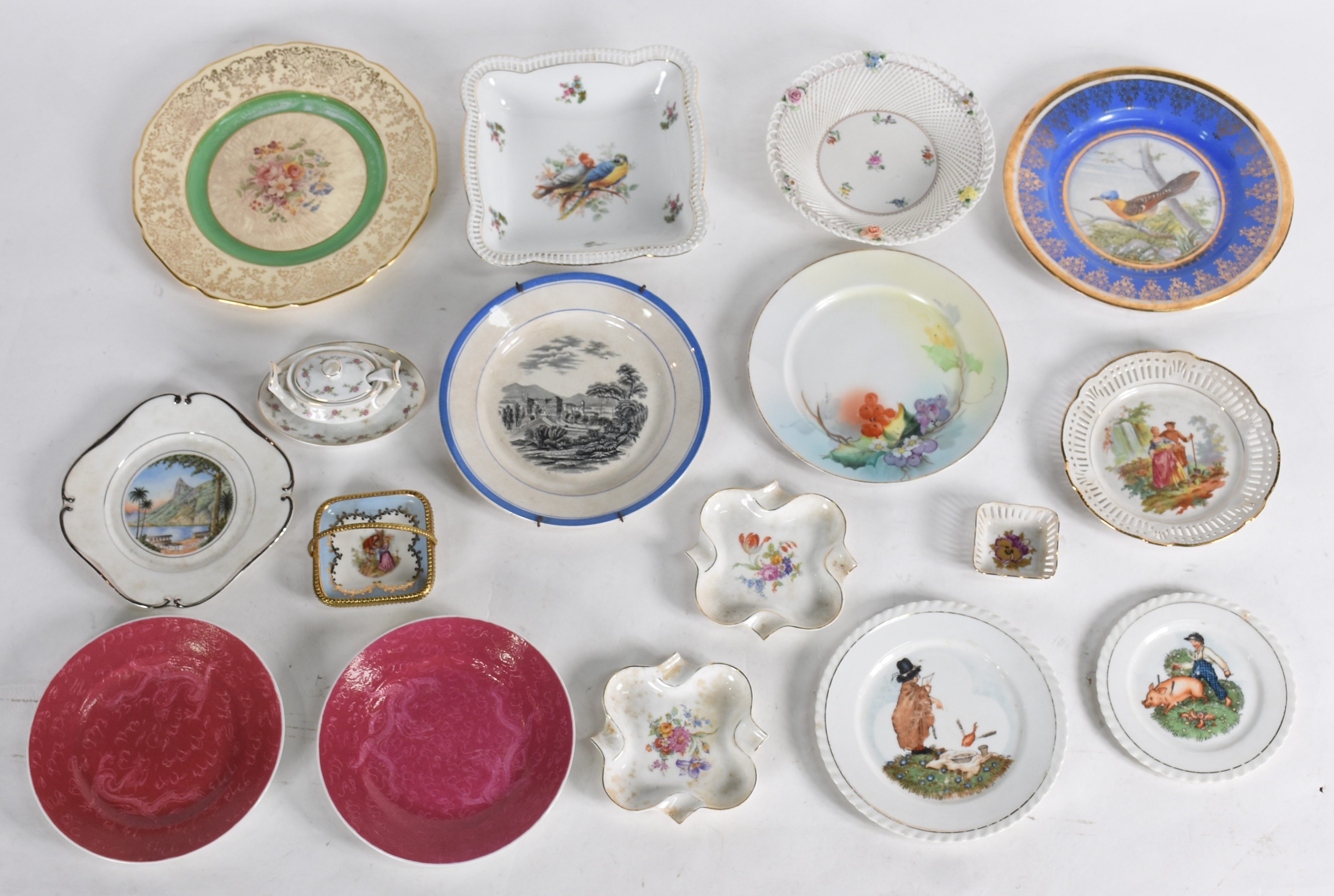 Diversas peças de porcelana, sendo 9 pratos, 2 fruteiras, 2 porta... - foto 1 de 6