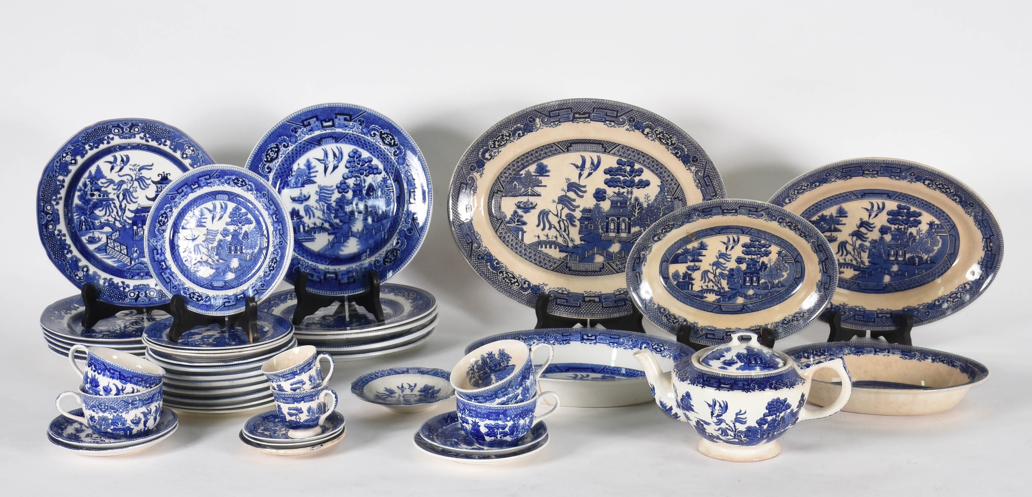 Serviço de jantar ingles azul pombinho comp de, 11 pratos rasos 1 com... - foto 1 de 3