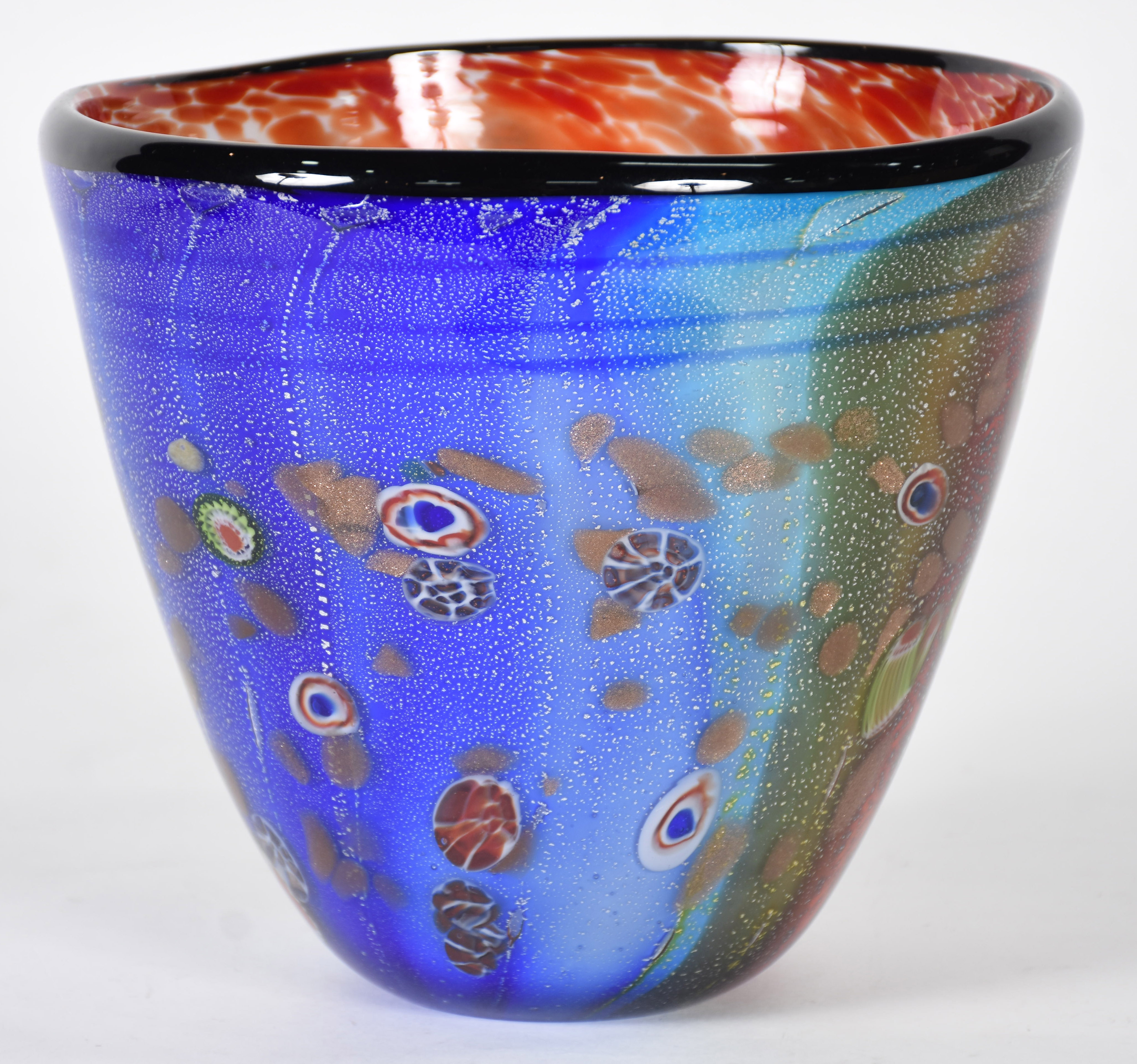 Cachepot de murano nos tons de azul e vermelho com pó de ouro. - foto 1 de 3