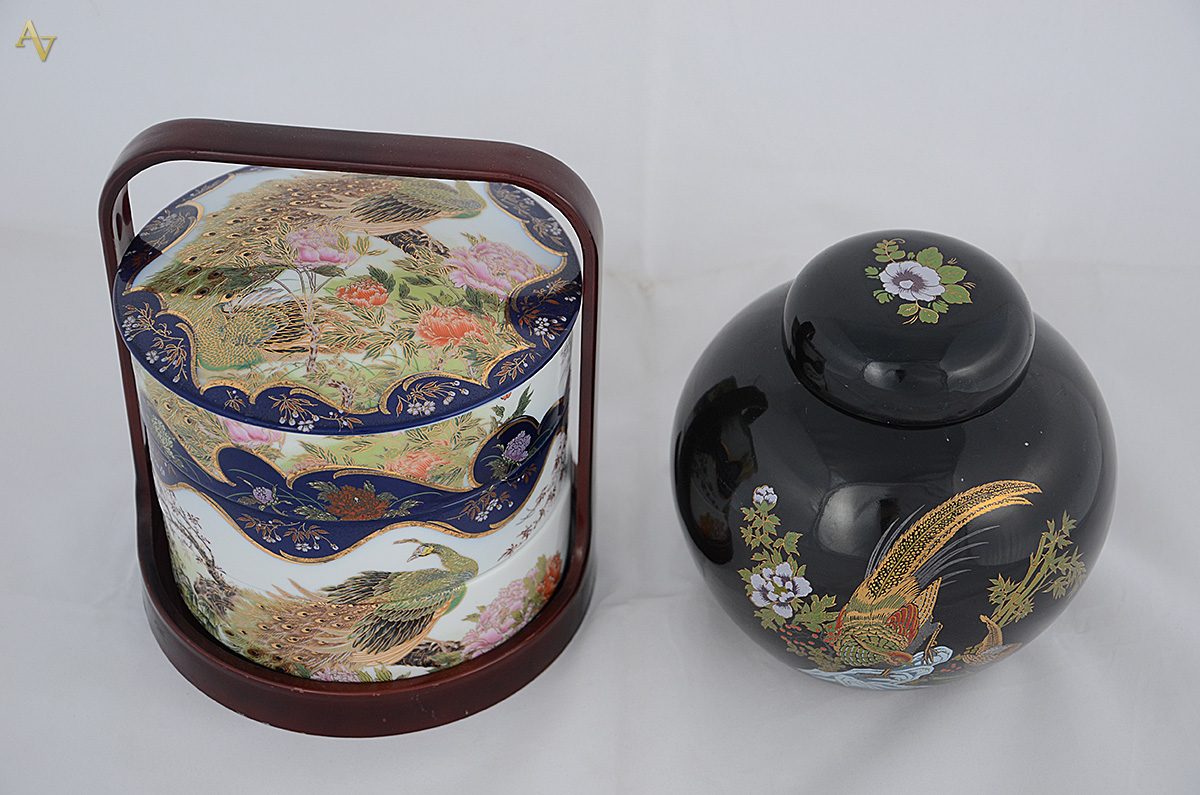 Duas peças de porcelana oriental, sendo: marmiteira Shibata Chinaware... - foto 3 de 3