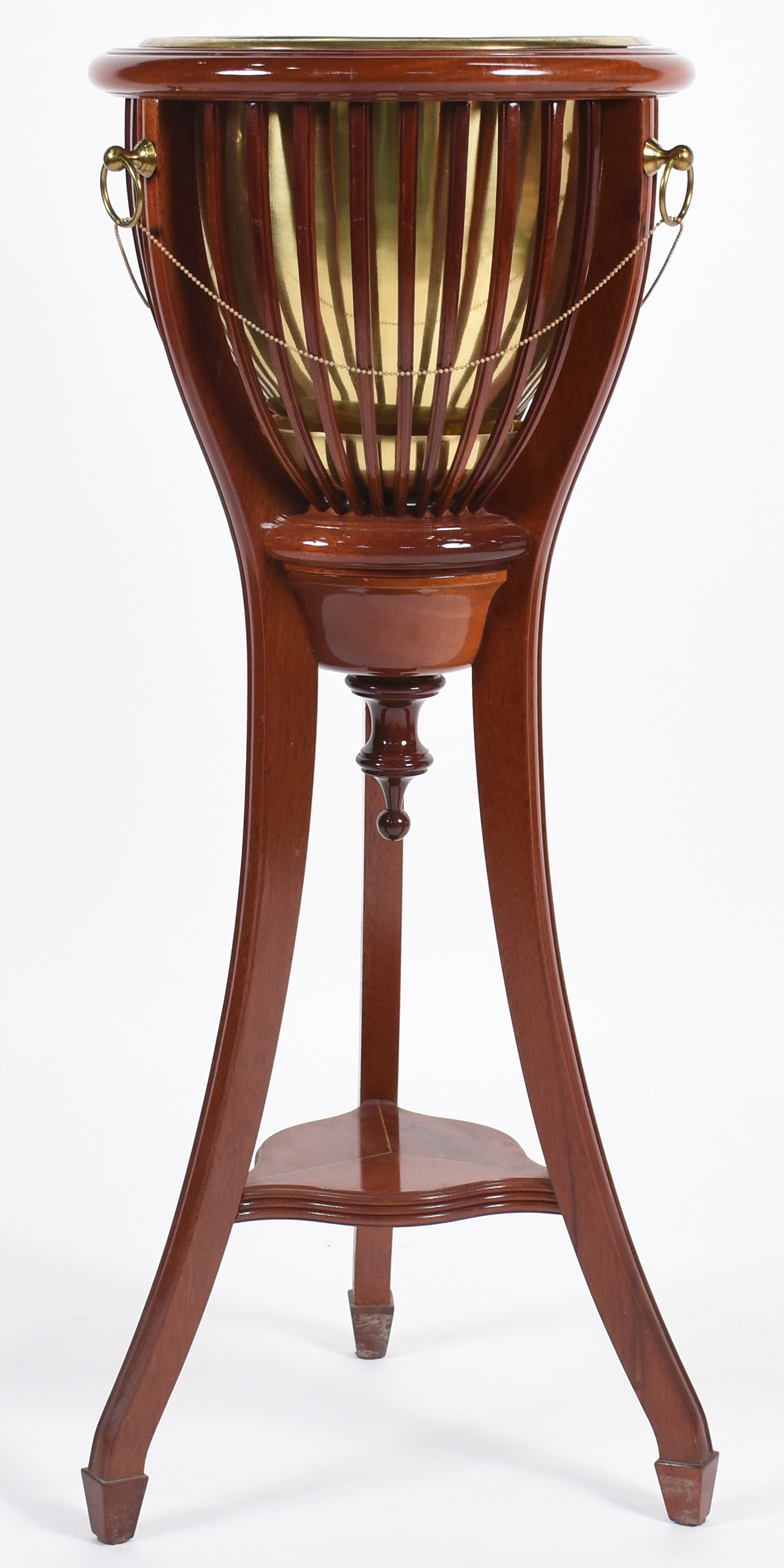 Elegante Wine cooler de metal dourado com pedestal de madeira tendo... - foto 3 de 4