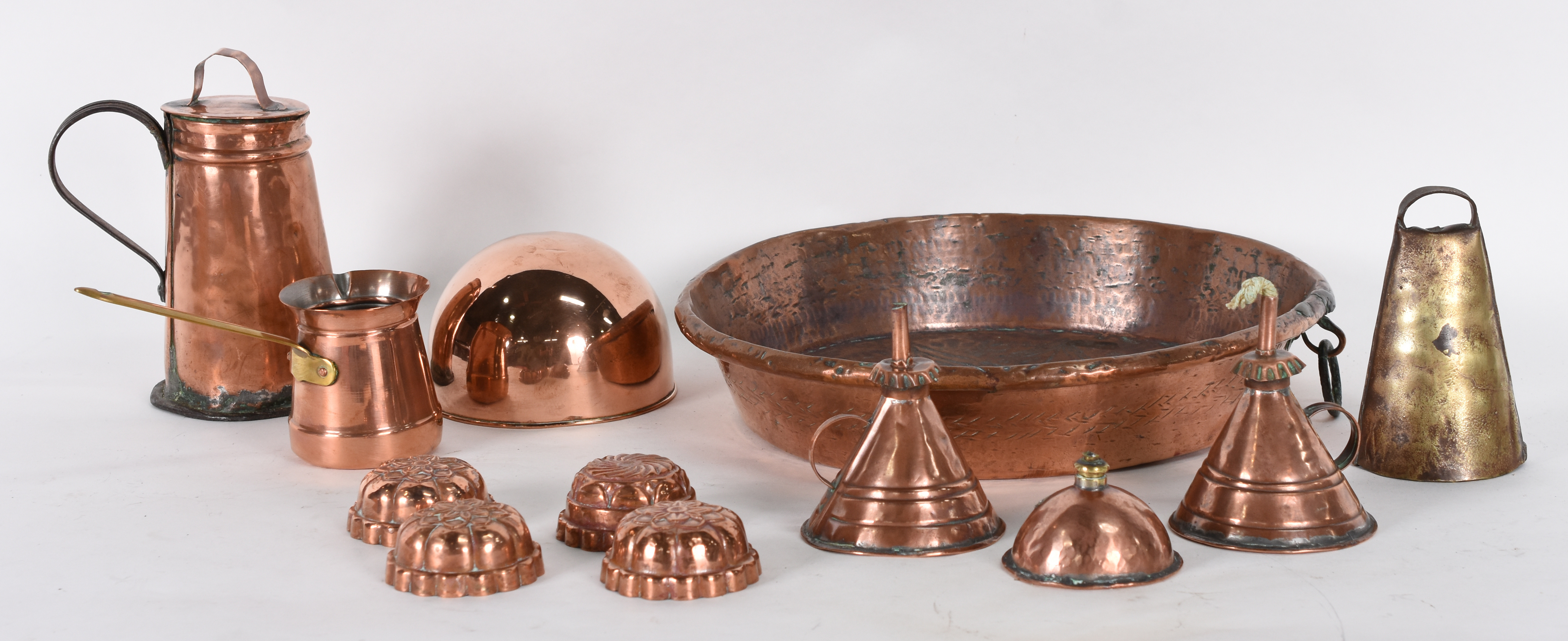 Lote com 12 peças diversas de cobre. - foto 1 de 5
