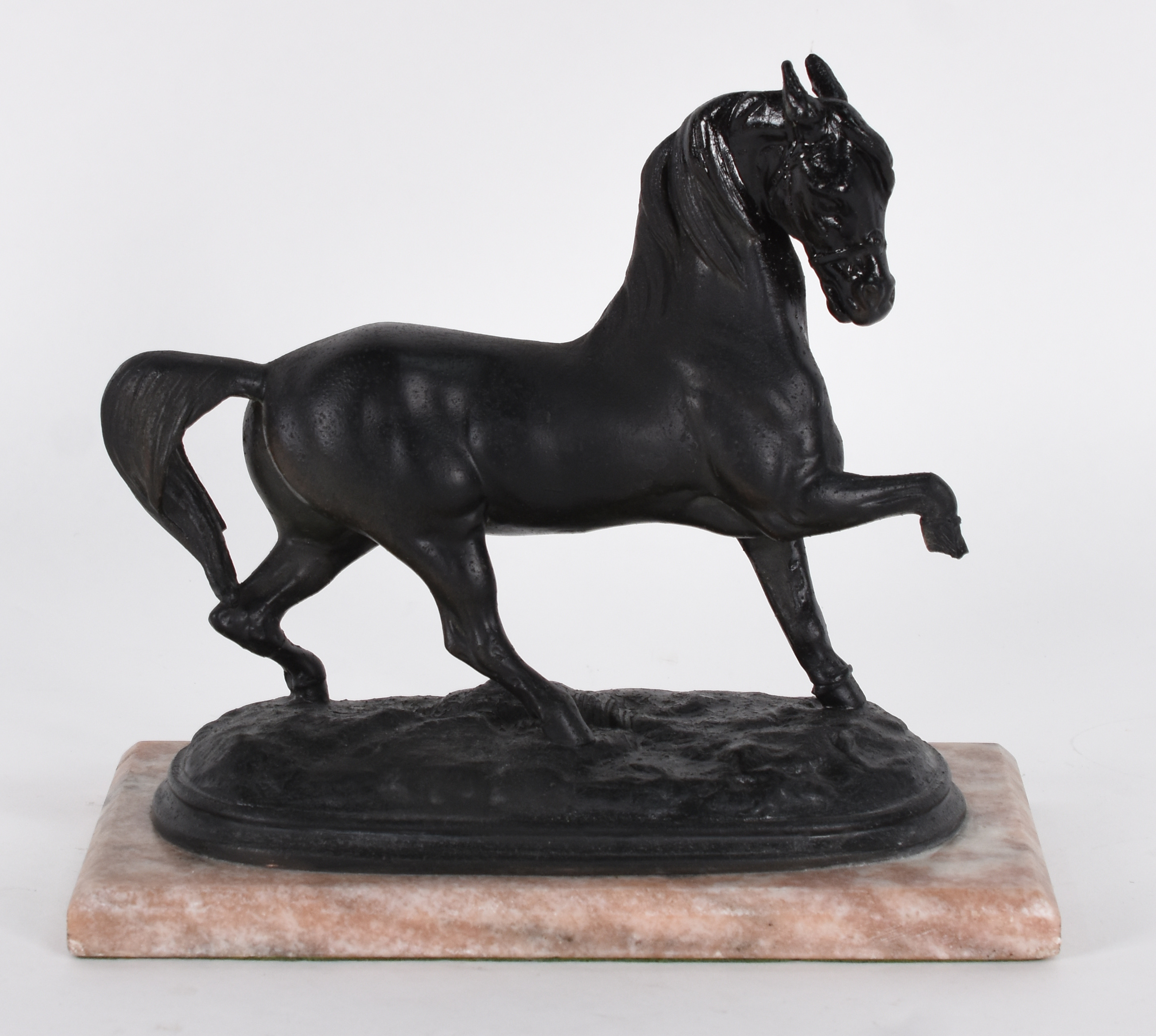 Escultura inglesa representando cavalo, fundido em bronze artístico... - foto 1 de 5