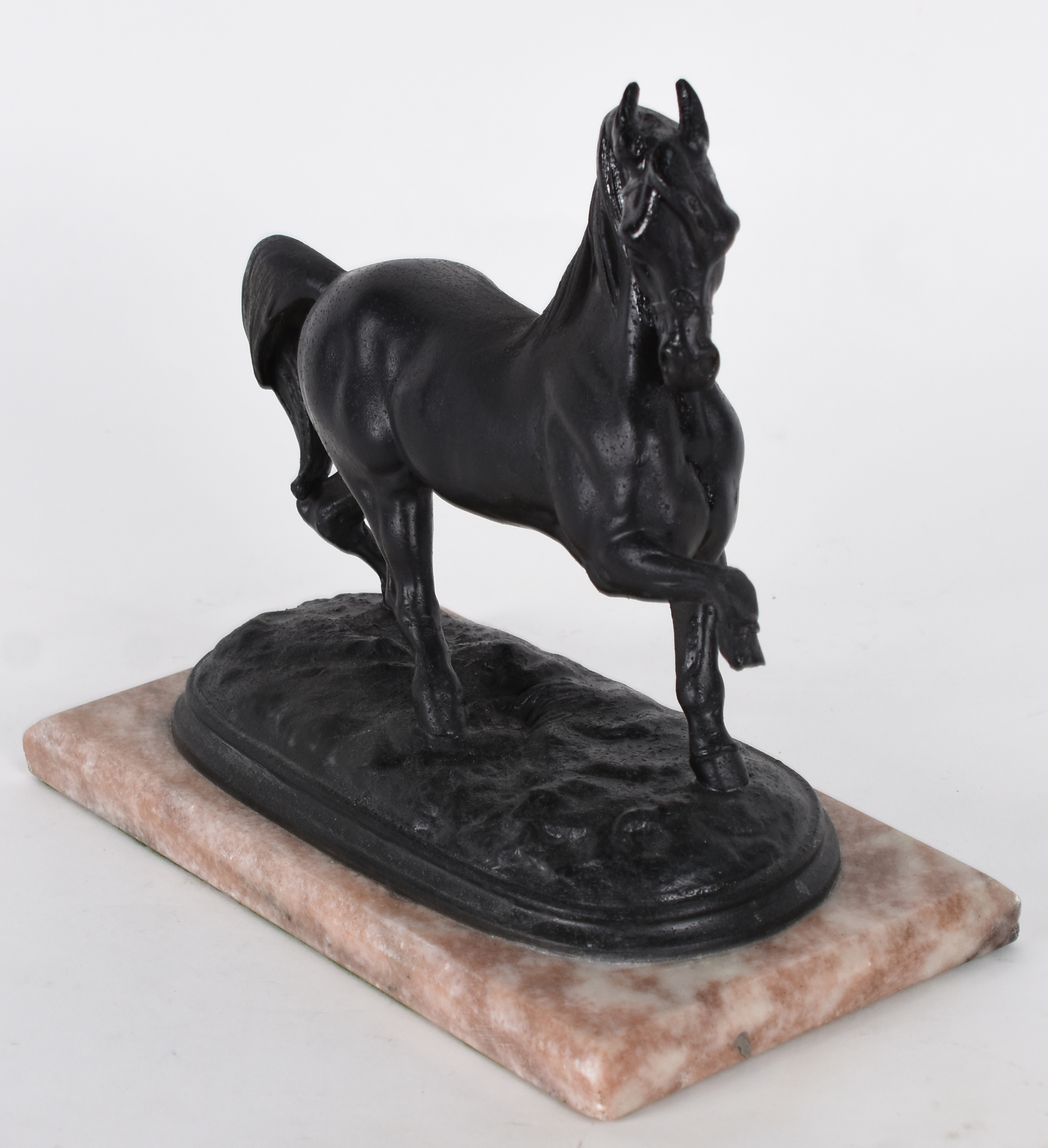 Escultura inglesa representando cavalo, fundido em bronze artístico... - foto 2 de 5
