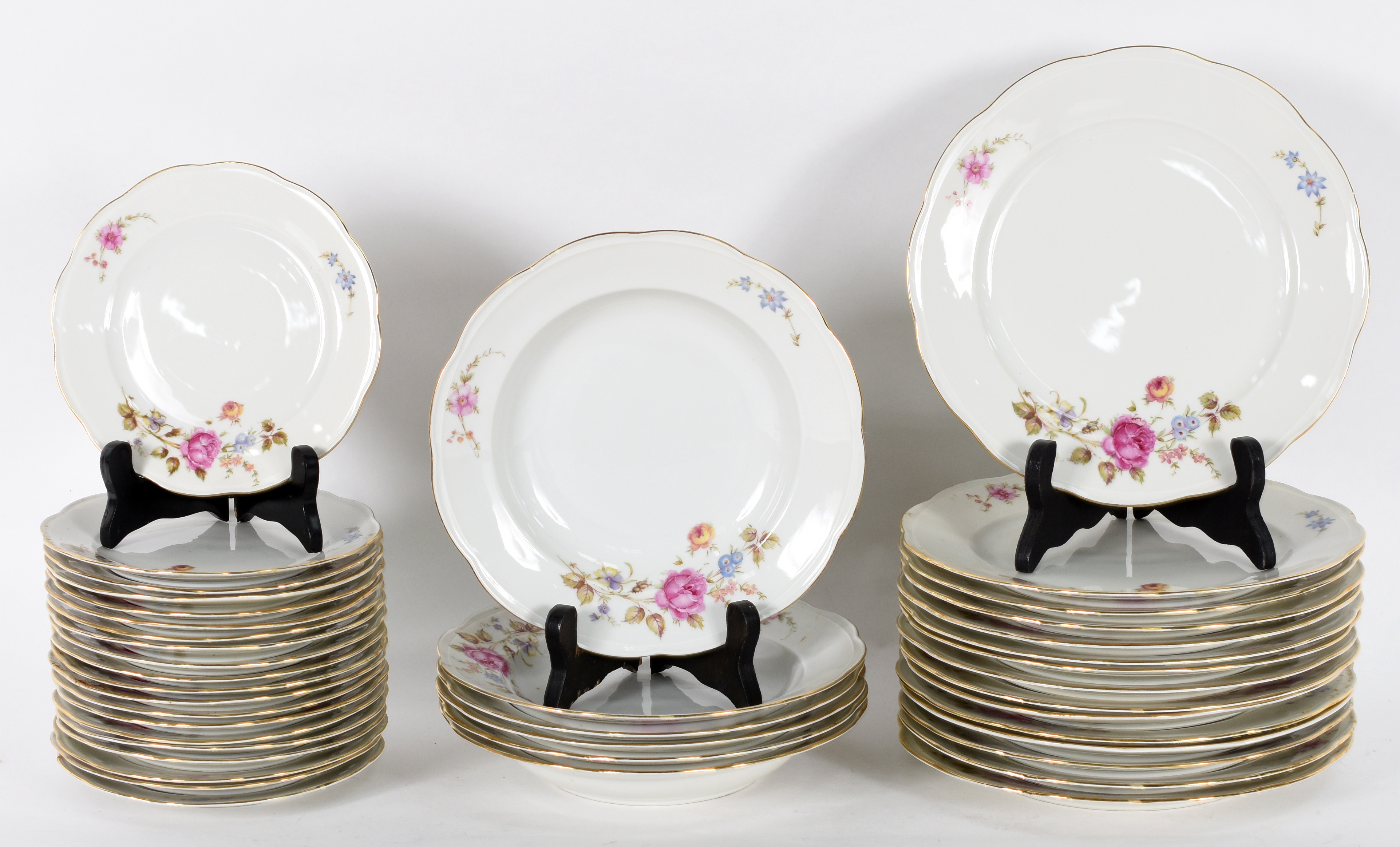 Aparelho de jantar de porcelana holandesa KPM, decoração floral em... - foto 1 de 3