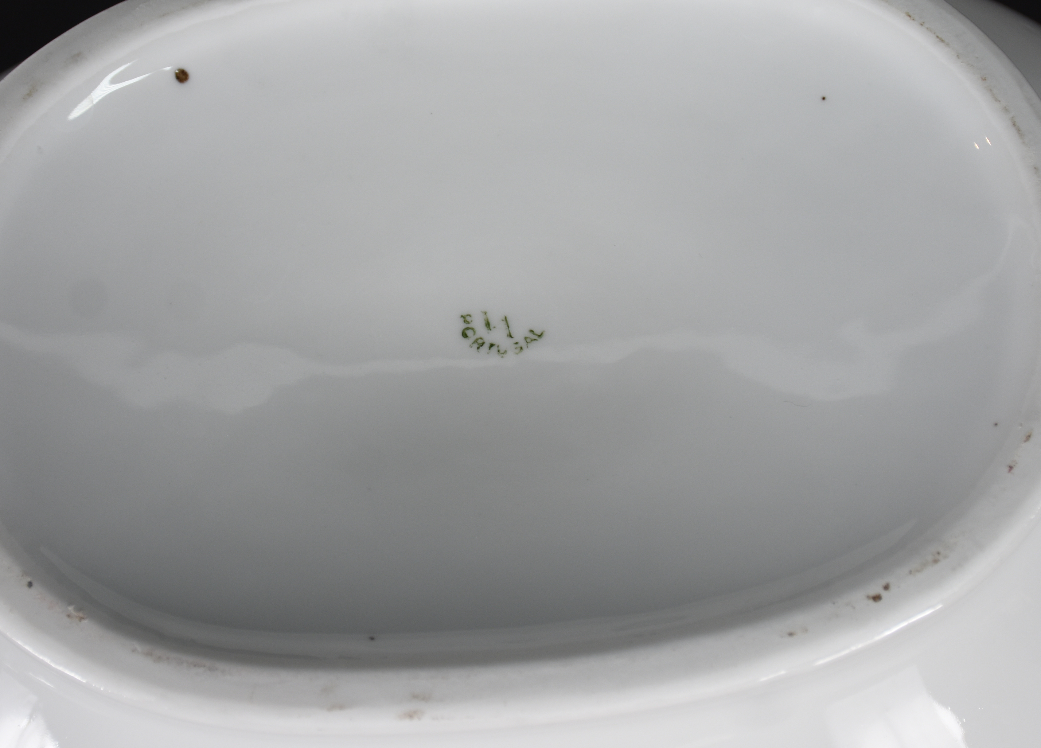 Tres peças de porcelana portuguesa VISTA ALEGRE na cor branca, sendo... - foto 2 de 4
