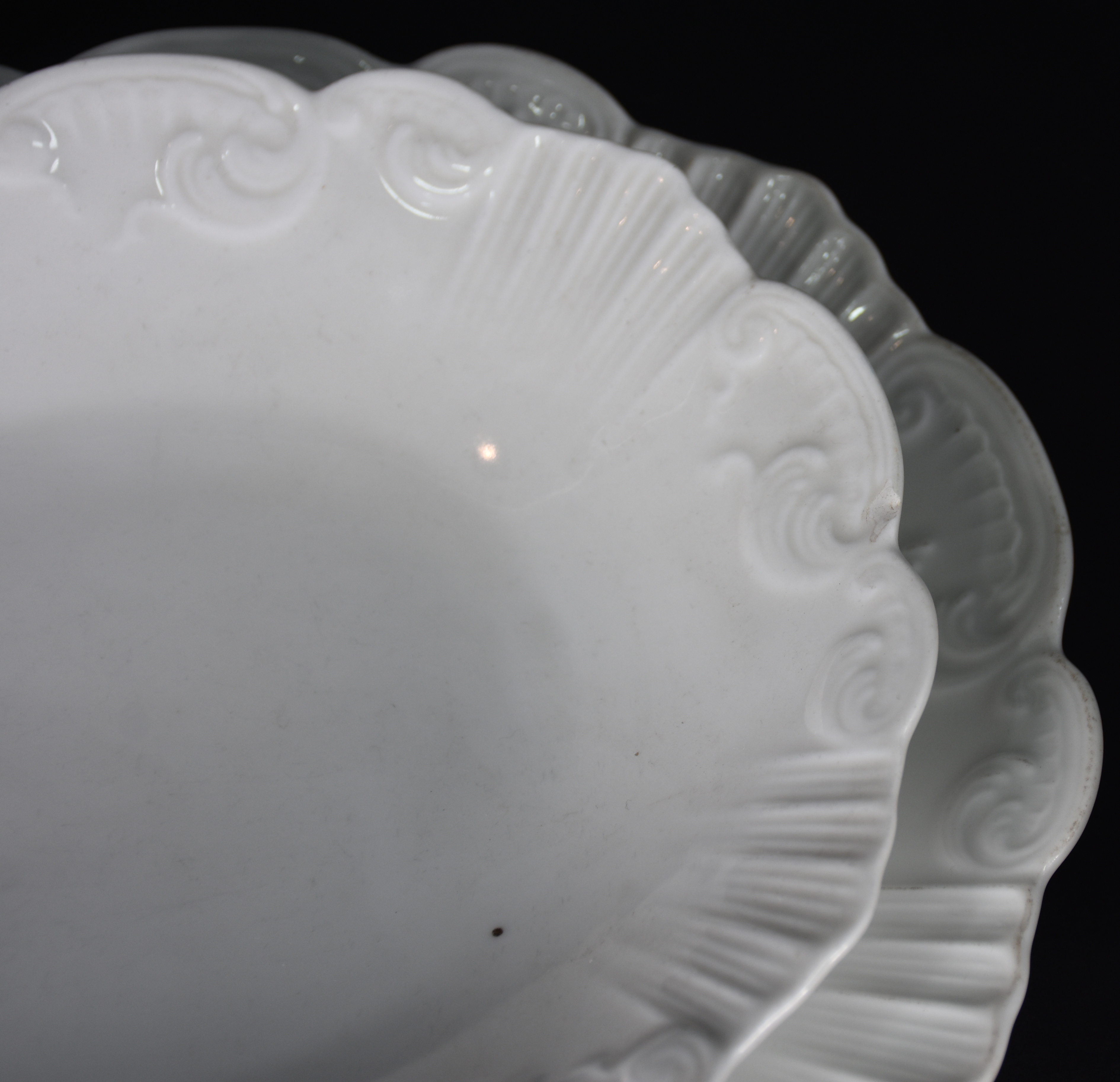 Tres peças de porcelana portuguesa VISTA ALEGRE na cor branca, sendo... - foto 4 de 4