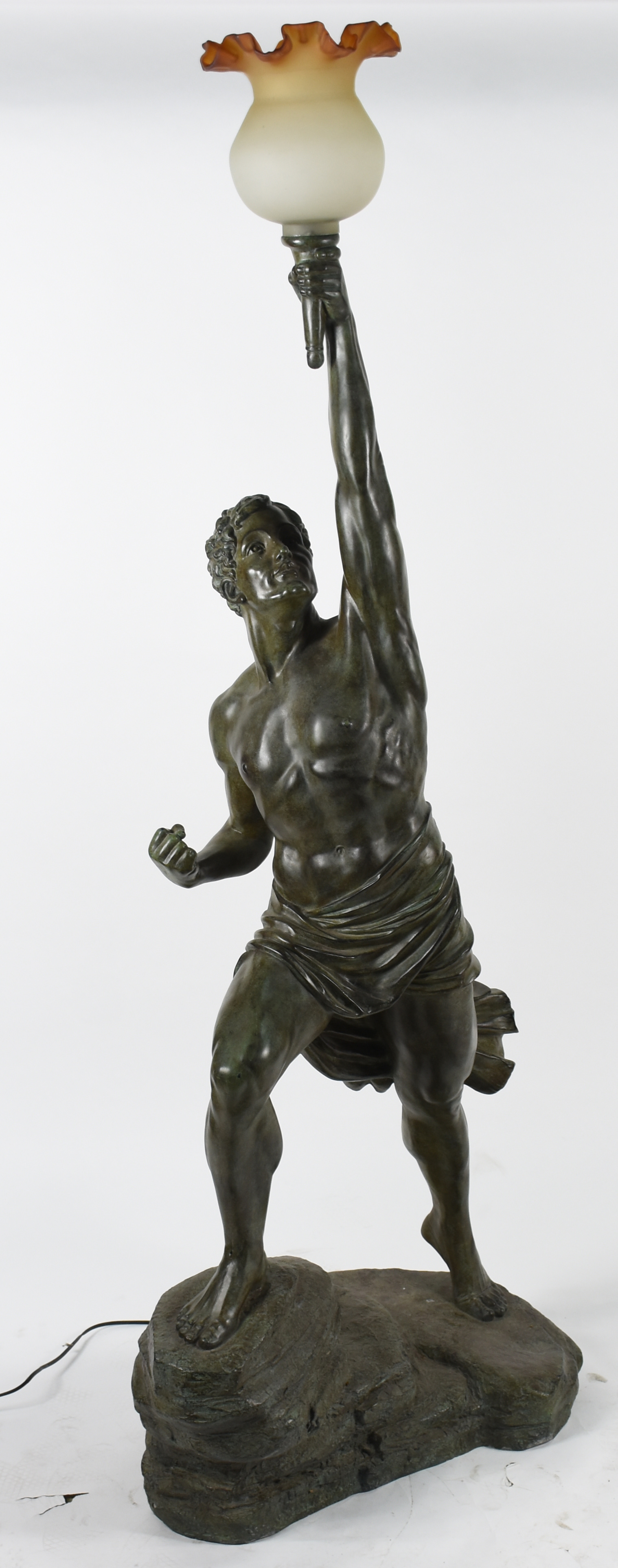 Escultura em resina italiana, representando Apolo, cinzelada e... - foto 2 de 5