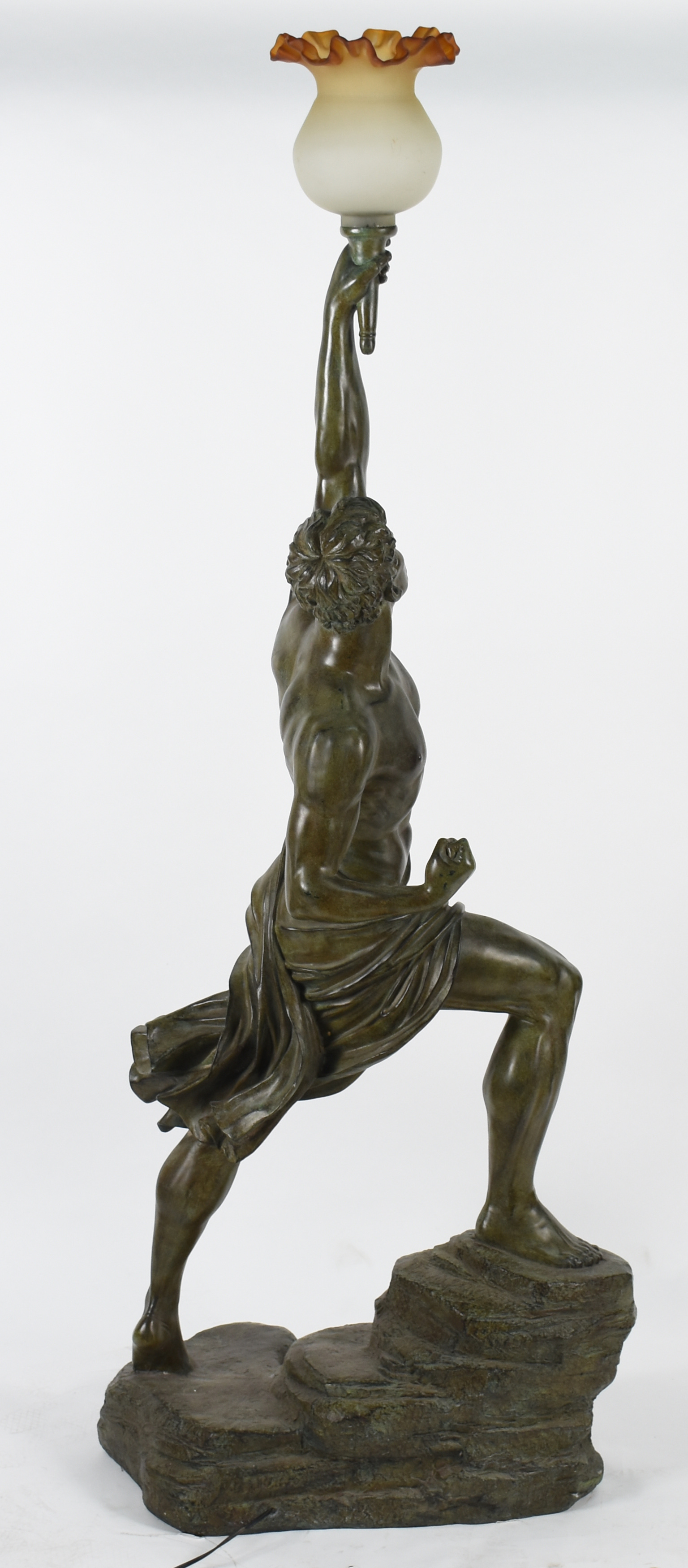 Escultura em resina italiana, representando Apolo, cinzelada e... - foto 3 de 5