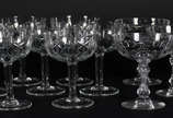 Lote com 16 taças para champagne de cristal, se... - Lote com 16 taças para champagne de cristal, sendo 6 facetadas (uma bicada) e 10 lapidadas.