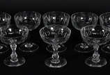 Lote com 16 taças para champagne de cristal, se... - Lote com 16 taças para champagne de cristal, sendo 6 facetadas (uma bicada) e 10 lapidadas.