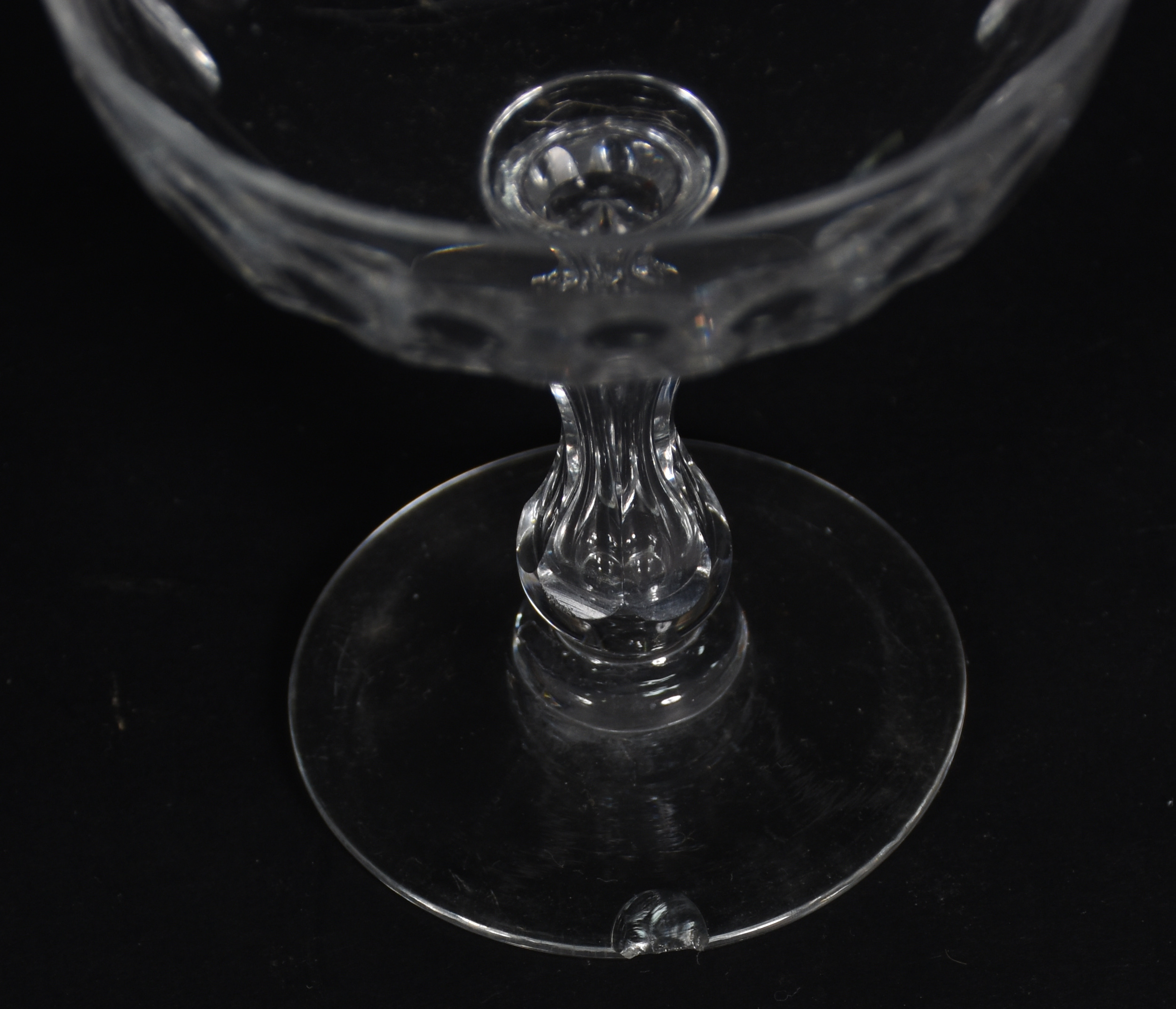 Lote com 16 taças para champagne de cristal, sendo 6 facetadas (uma... - foto 7 de 8