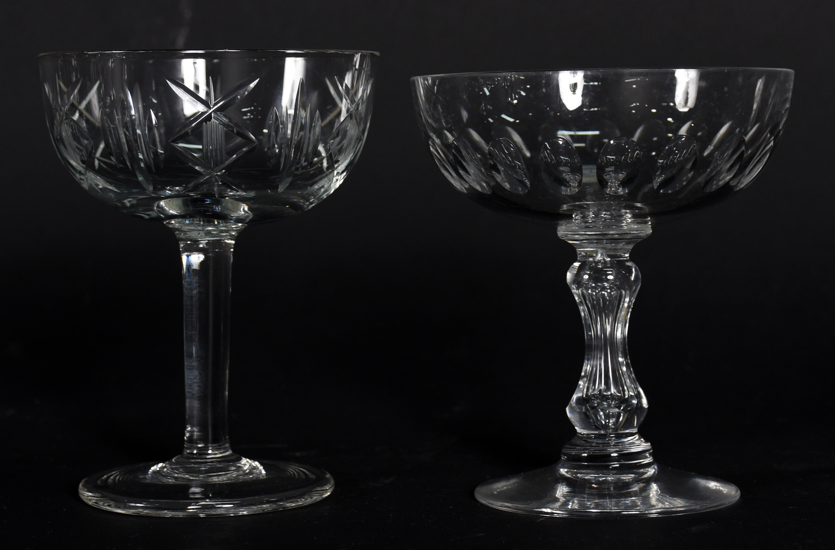 Lote com 16 taças para champagne de cristal, sendo 6 facetadas (uma... - foto 8 de 8