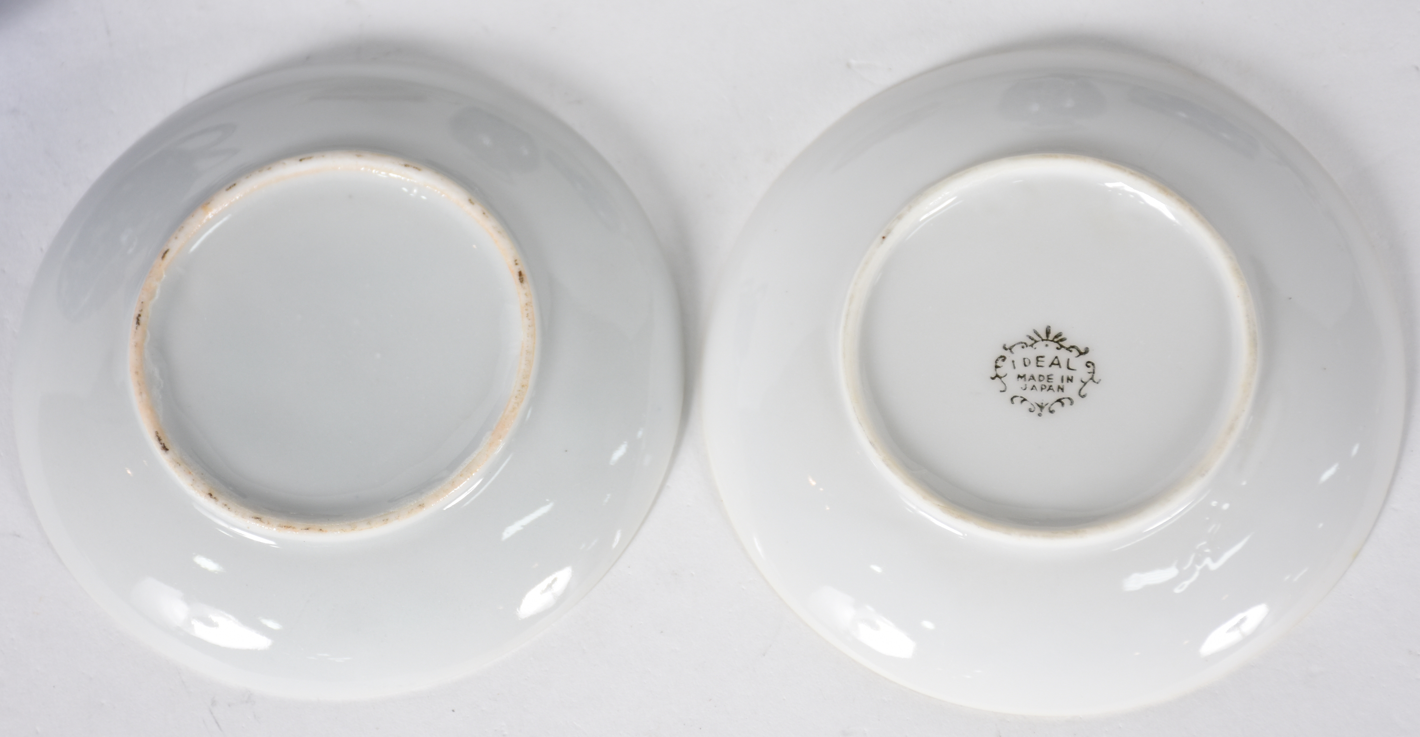 Diversas peças, sendo 6 xícaras para café com pires de porcelana... - foto 6 de 8
