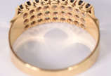 Anel de ouro amarelo 18 k com 9 brilhantes, esm... - Anel de ouro amarelo 18 k com 9 brilhantes, esmeraldas e safiras azuis, aro 16. (Por questão de  segurança a peça não se encontra na loja).