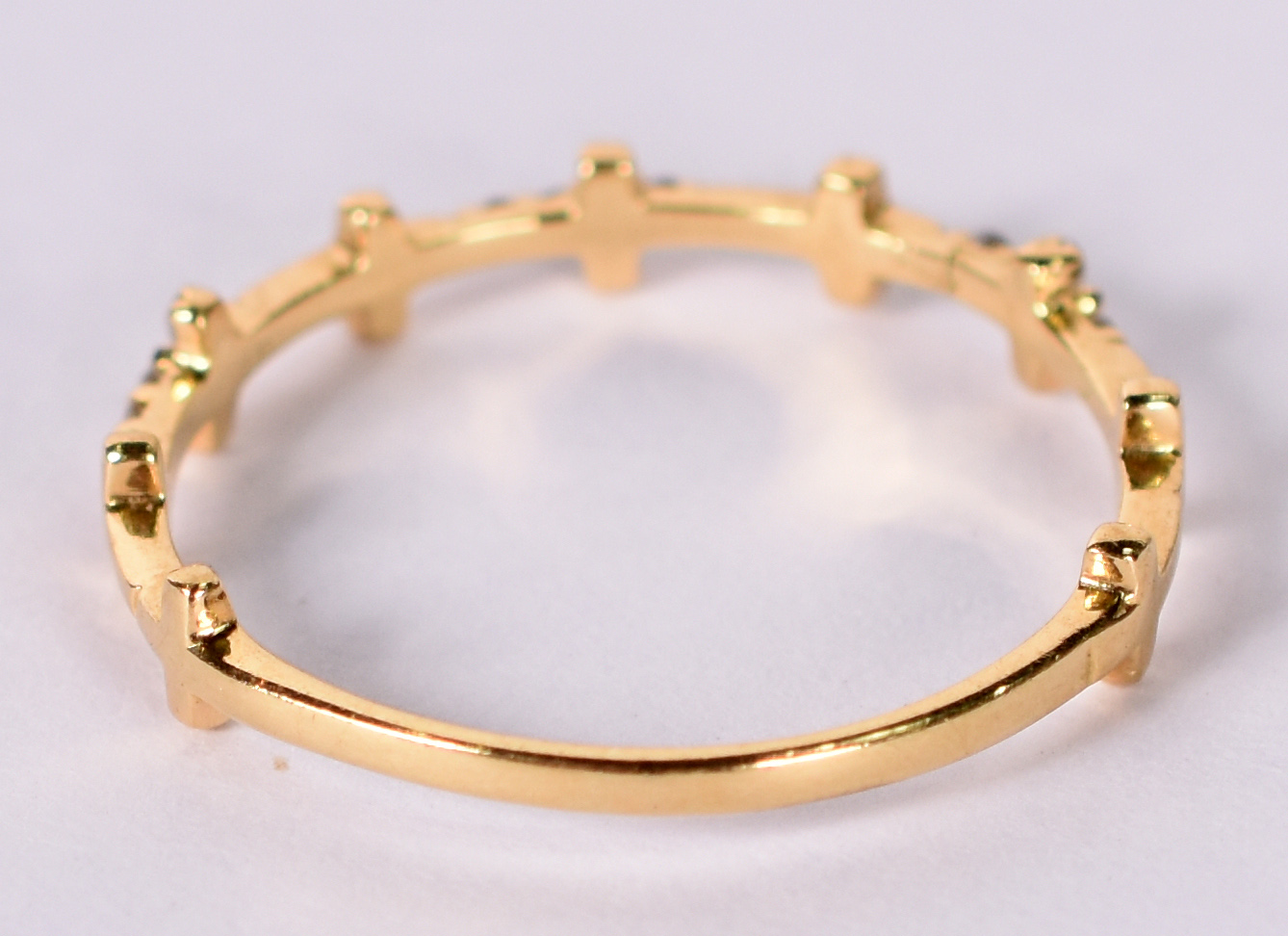 Anel de ouro amarelo 750 com pequenos brilhantes, aro 20. (Por... - foto 4 de 4