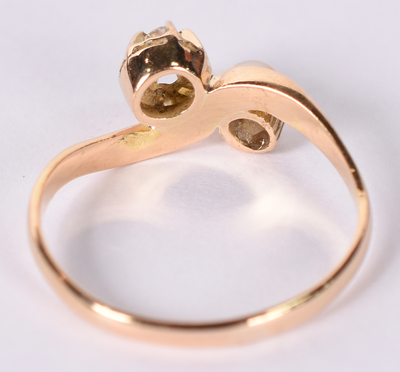 Anel Romeu e Julieta de ouro 18 k com 1 pérola e 1 brilhante 0,10 ct... - foto 3 de 3