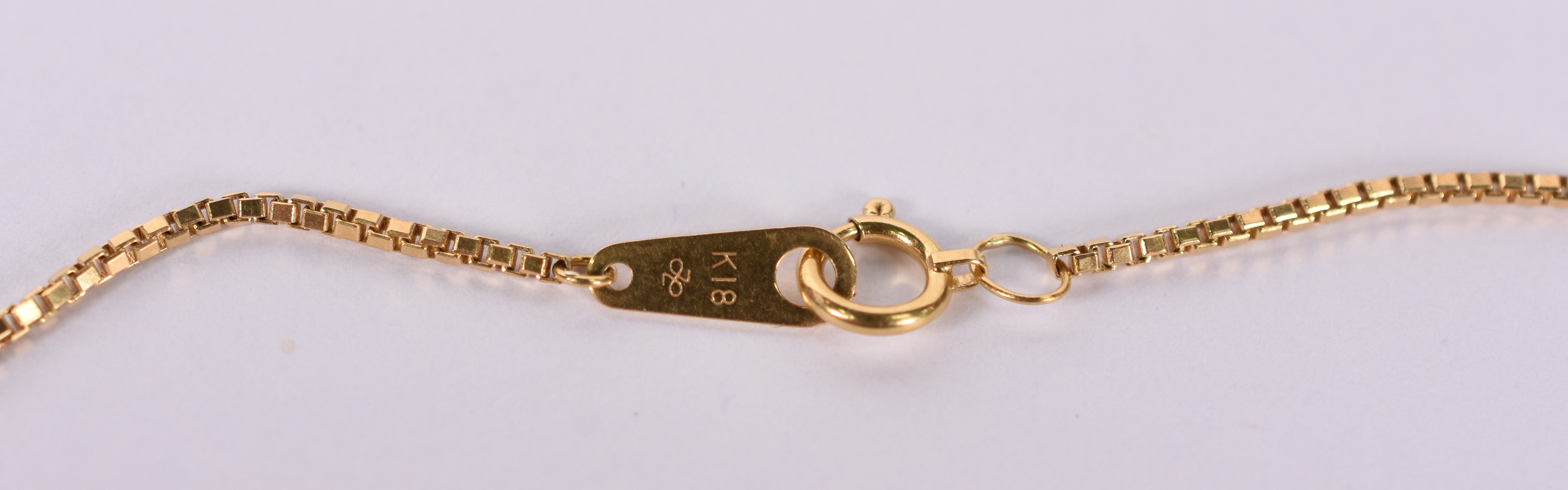 Gargantilha de ouro amarelo 18 k com pingente de madre pérola e... - foto 3 de 3