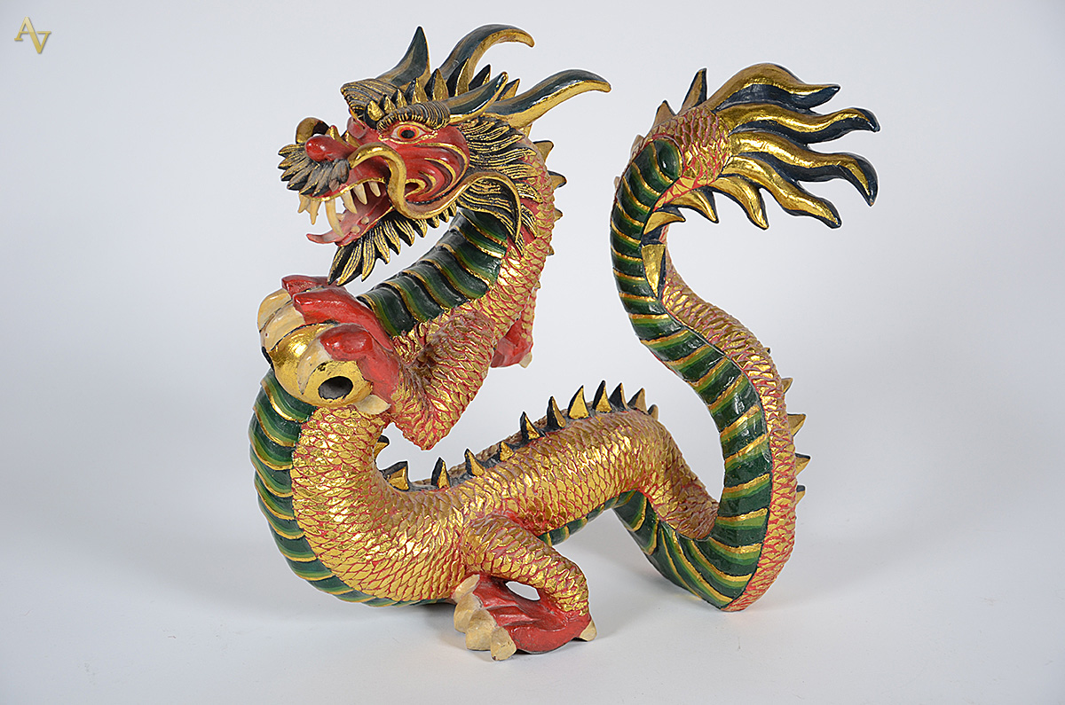 Dragão de madeira dourada chinesa. Altura 35 cm. - foto 1 de 2