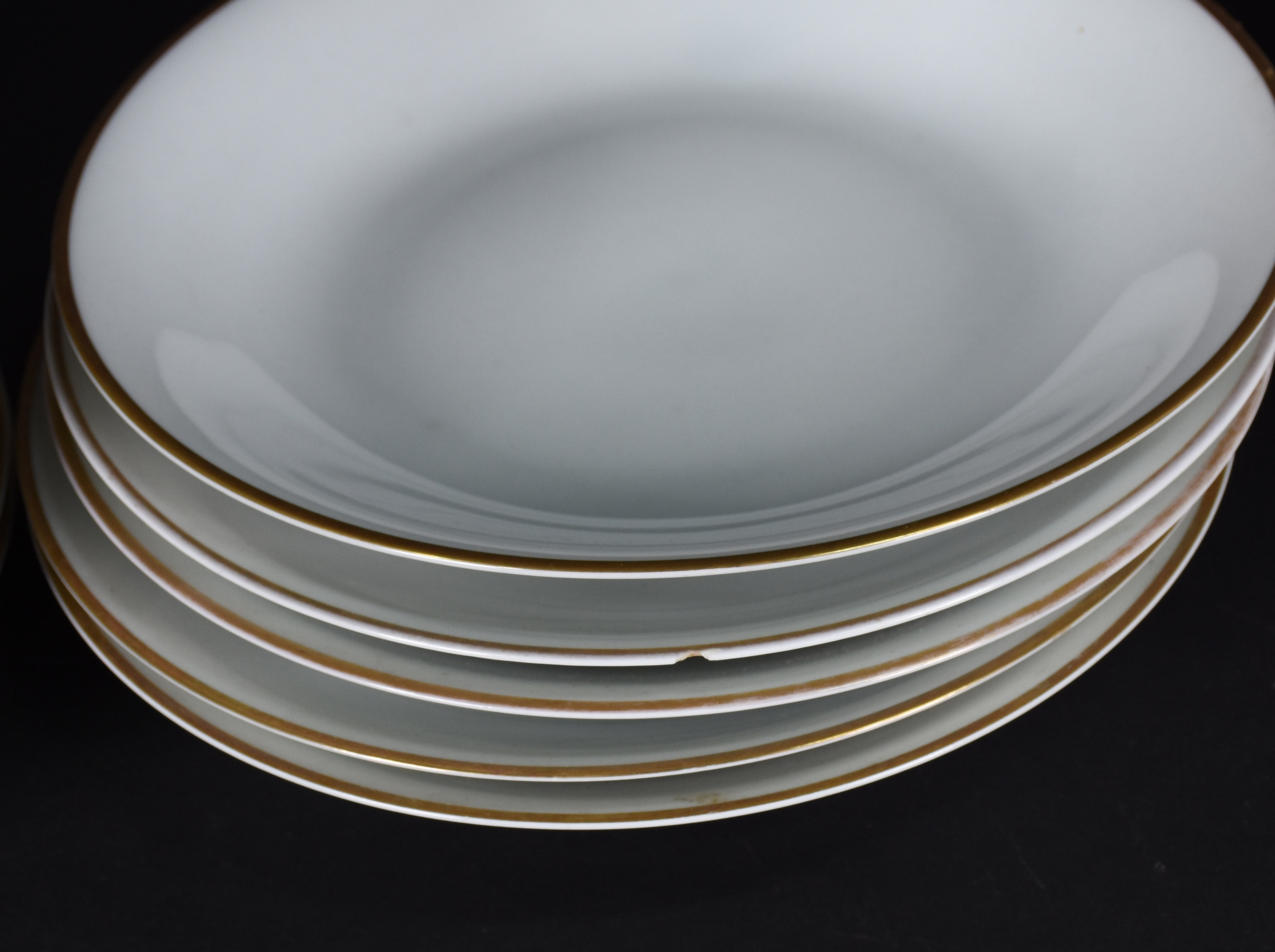 Aparelho de jantar de porcelana Renner, composto de 20 pratos rasos... - foto 2 de 4