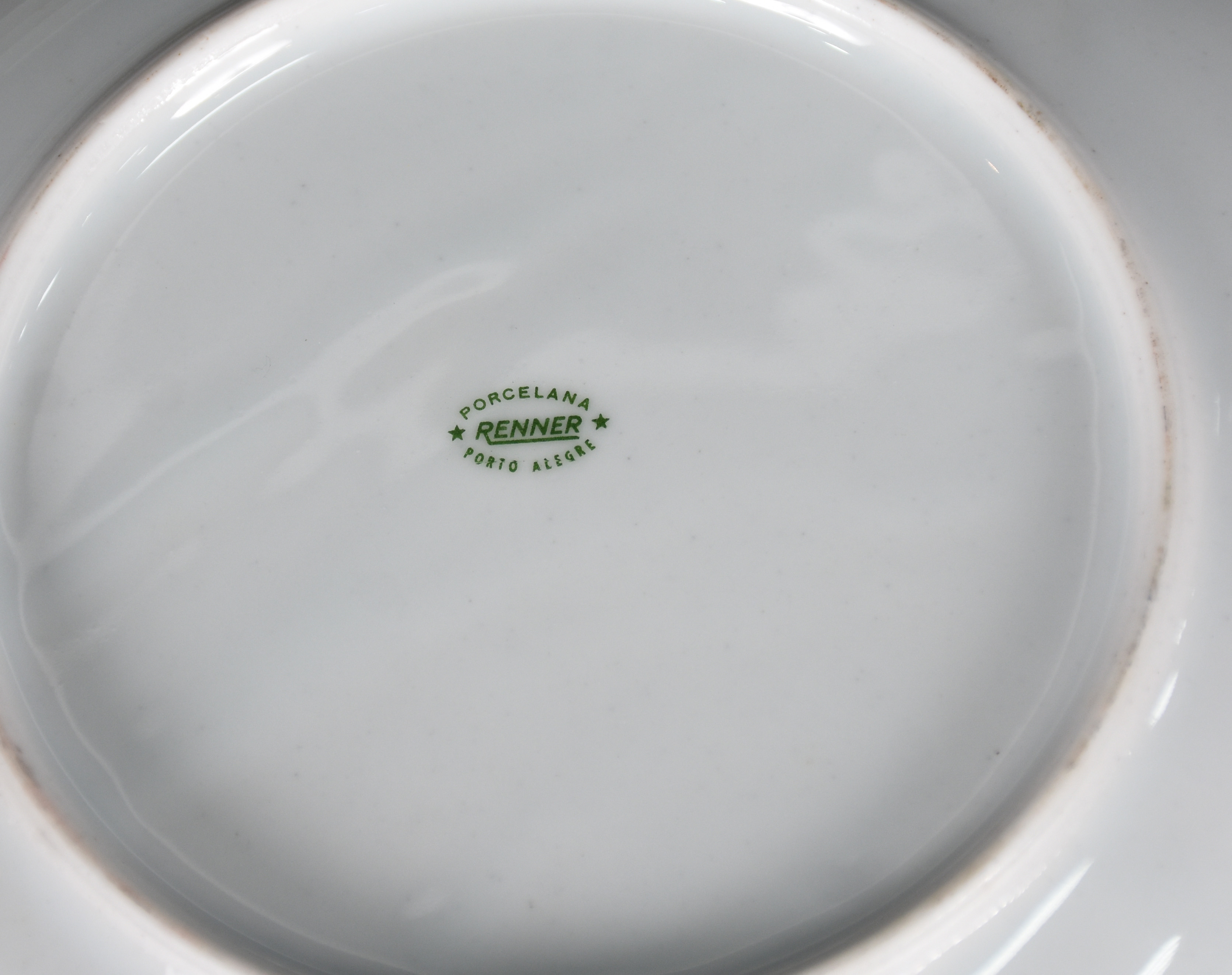 Aparelho de jantar de porcelana Renner, composto de 20 pratos rasos... - foto 4 de 4