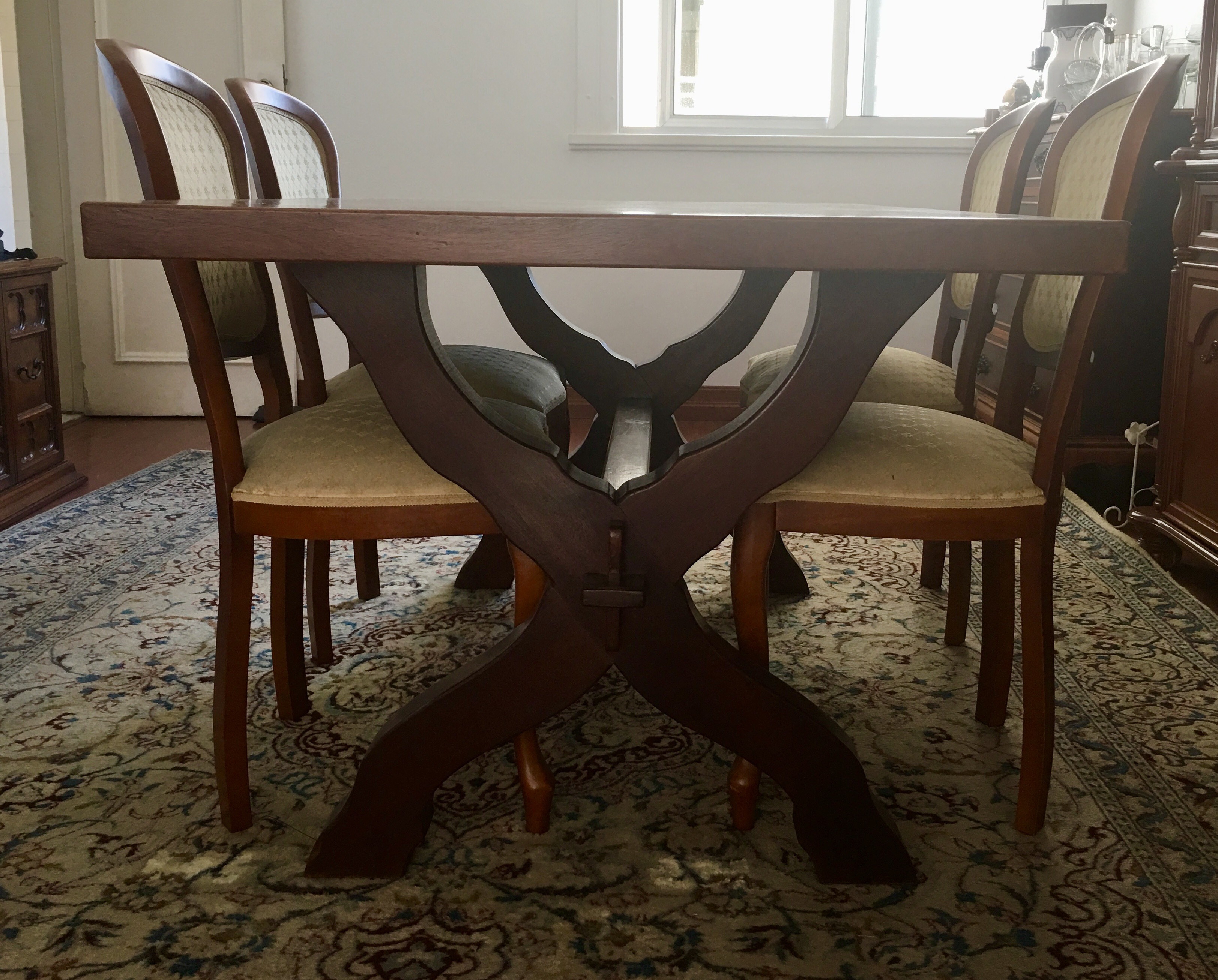 Mesa de jantar de madeira nobre estilo colonial brasileiro... - foto 2 de 4