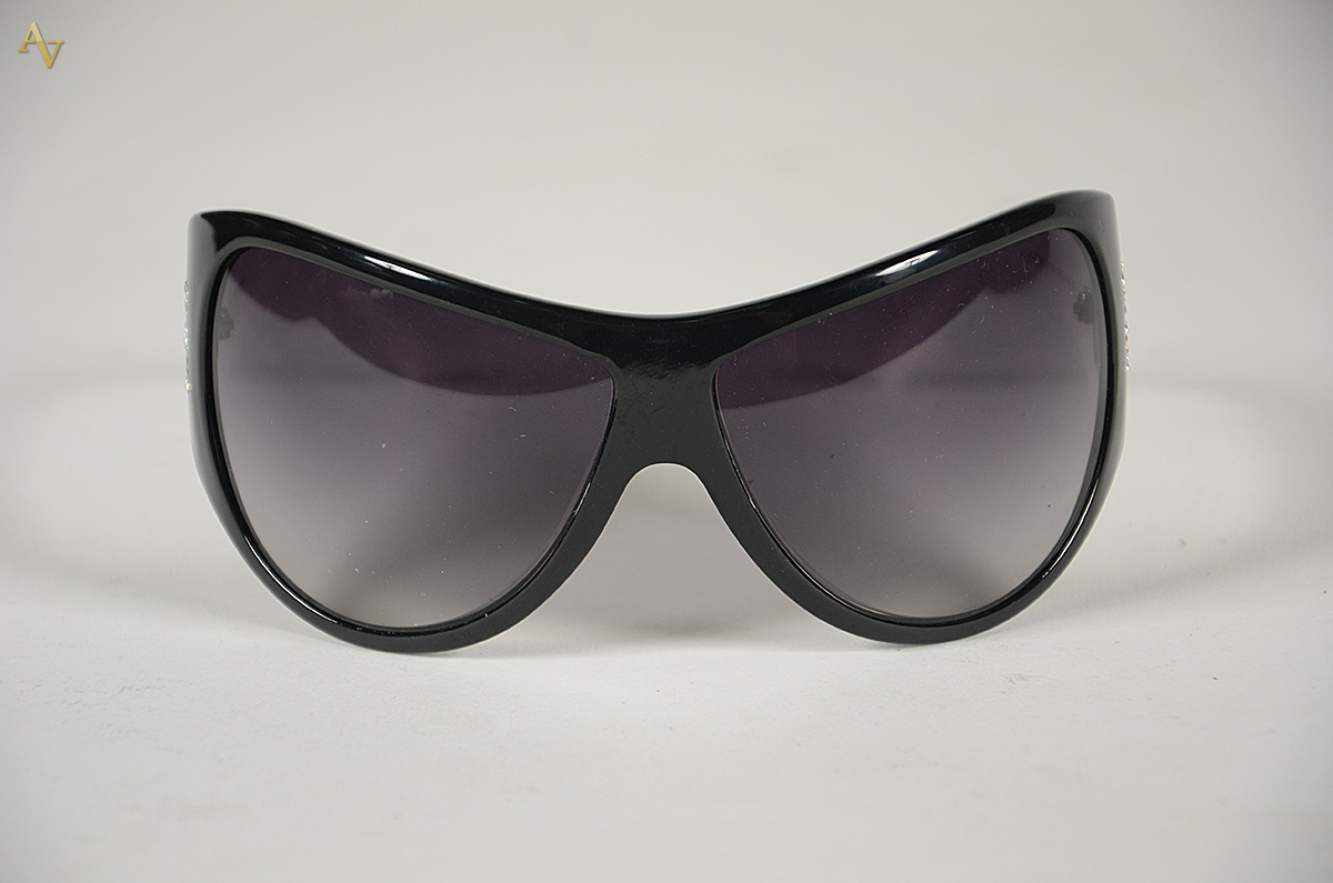 GIVENCHY - Óculos escuros, sem uso. - foto 2 de 3