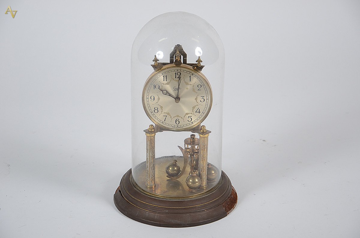 Relógio de mesa GUFA. Altura 29 cm (base de metal com quebrados). - foto 1 de 3